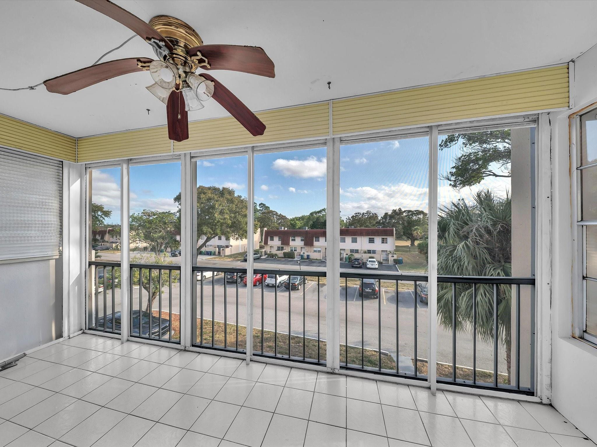 The Manors Of Inverrary I - Residential Lease