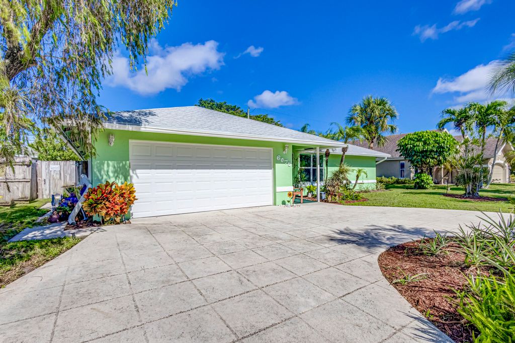 Photo of 6075 Kendrick Street, Jupiter, FL 33458 (MLS # R10932714)