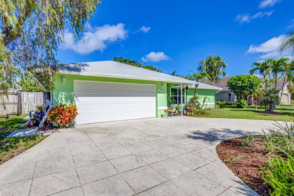 Photo of 6075 Kendrick Street, Jupiter, FL 33458 (MLS # R10932714)
