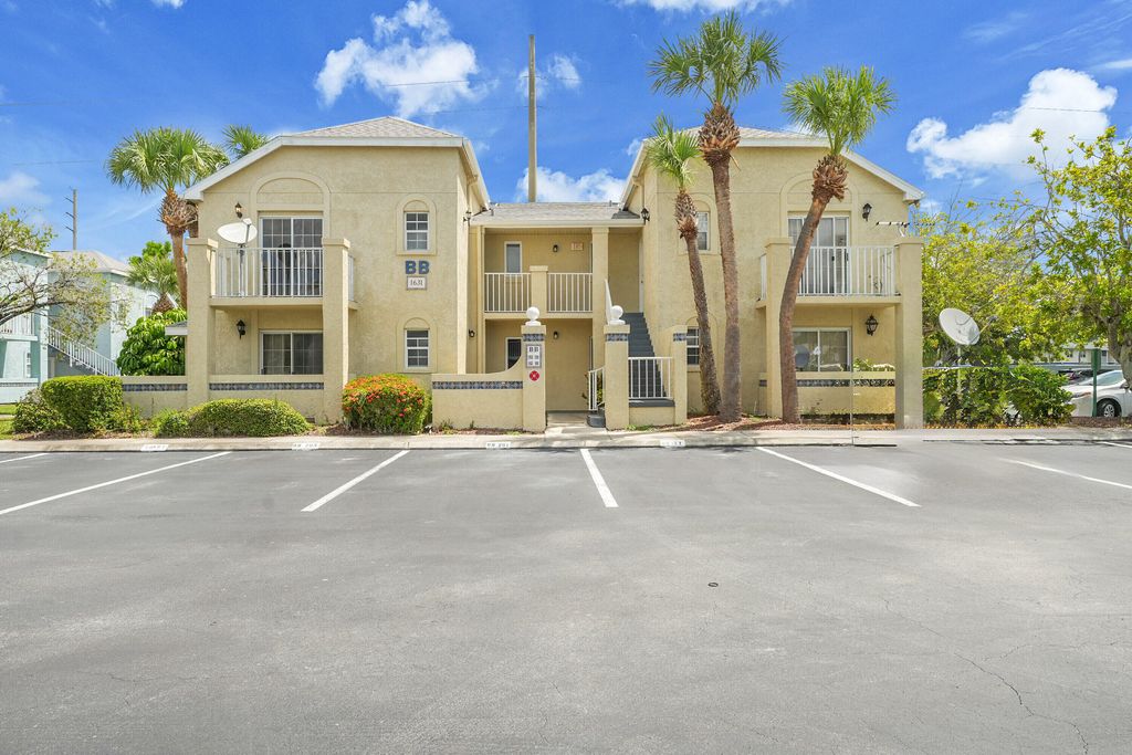 Photo of 1631 SE Green Acres Circle SE #Bb-203, Port Saint Lucie, FL 34952 (MLS # R11118423)