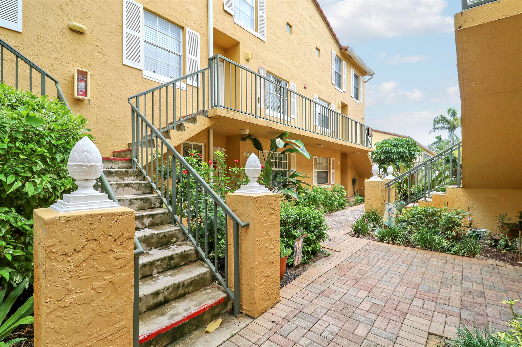 BAY REACH CONDO - Residential