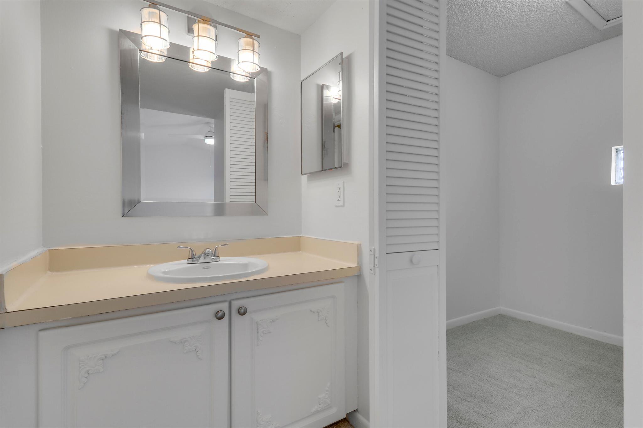 BAY REACH CONDO - Residential