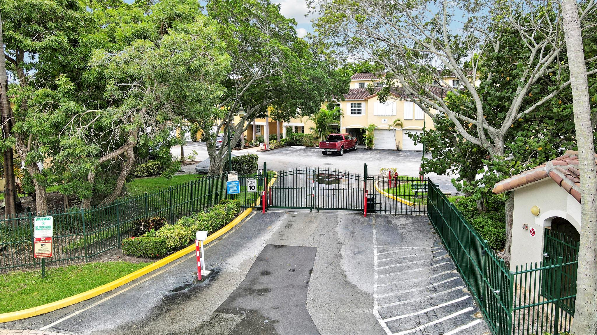 BAY REACH CONDO - Residential