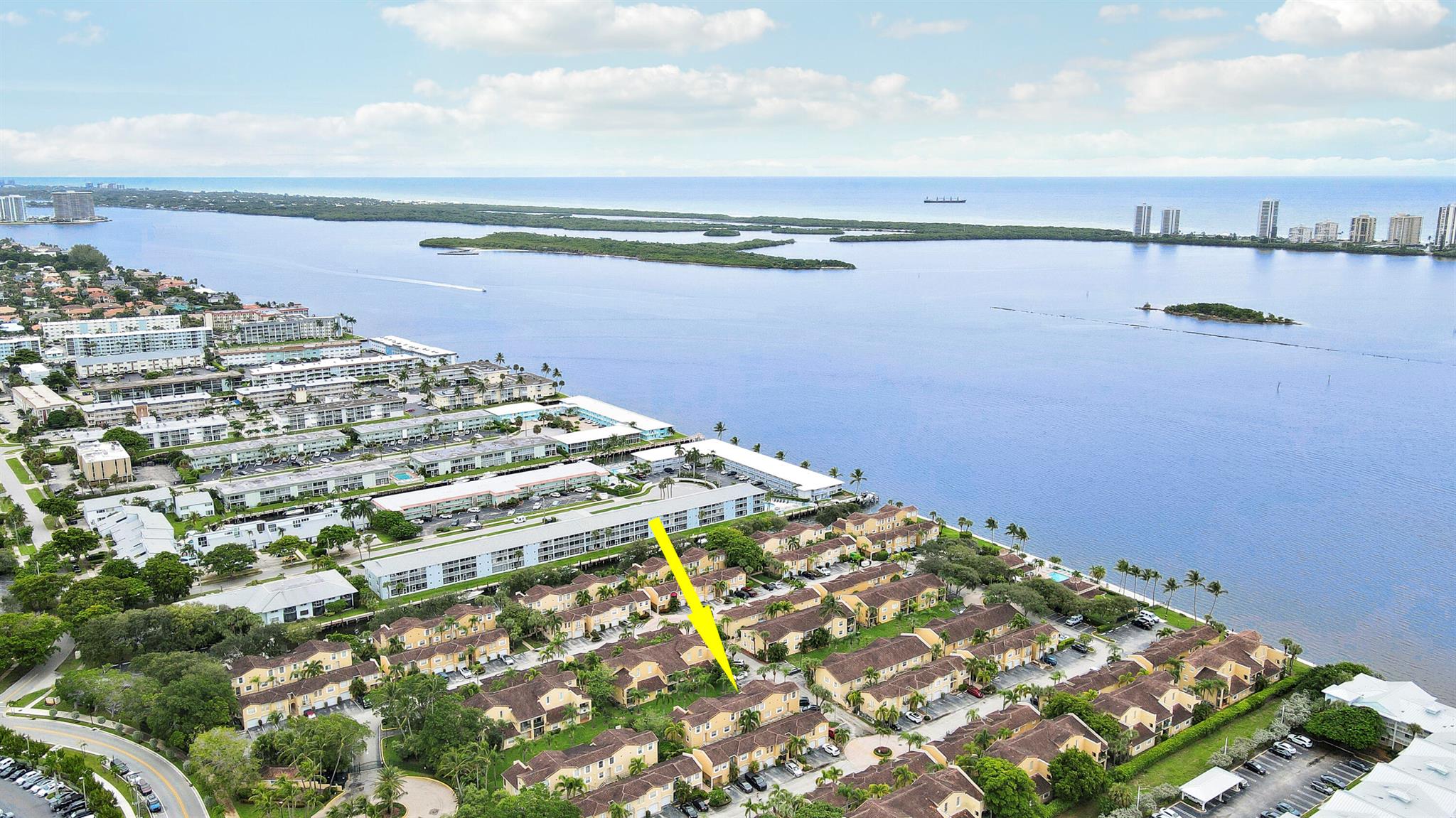 BAY REACH CONDO - Residential