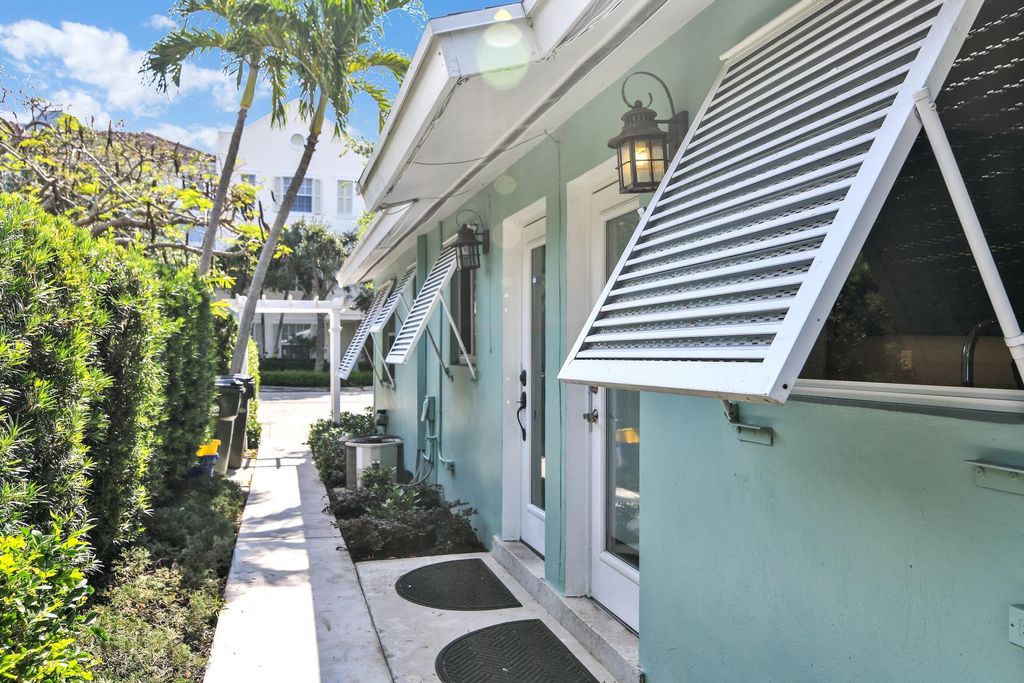 Photo of 320 NE 1st Avenue, Delray Beach, FL 33444 (MLS # B26024300)