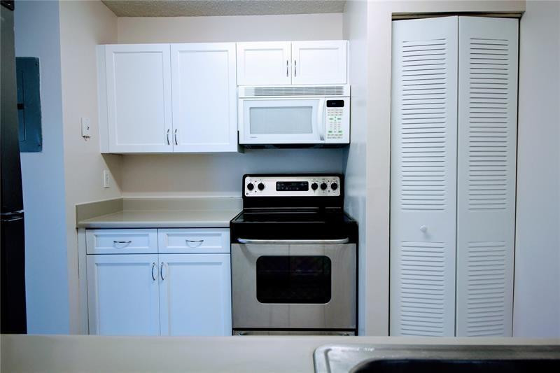 WINDMILL LAKES I CONDO - Residential Lease