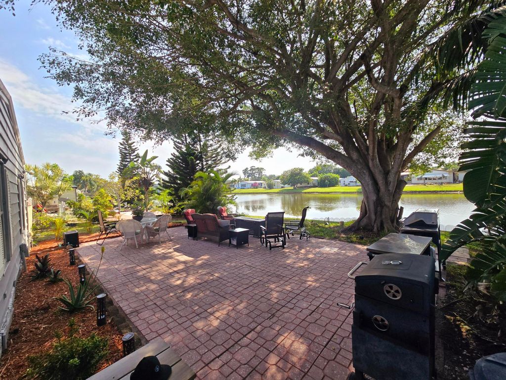 Photo of 676 Sunny South Avenue #676, Boynton Beach, FL 33436 (MLS # R10975254)