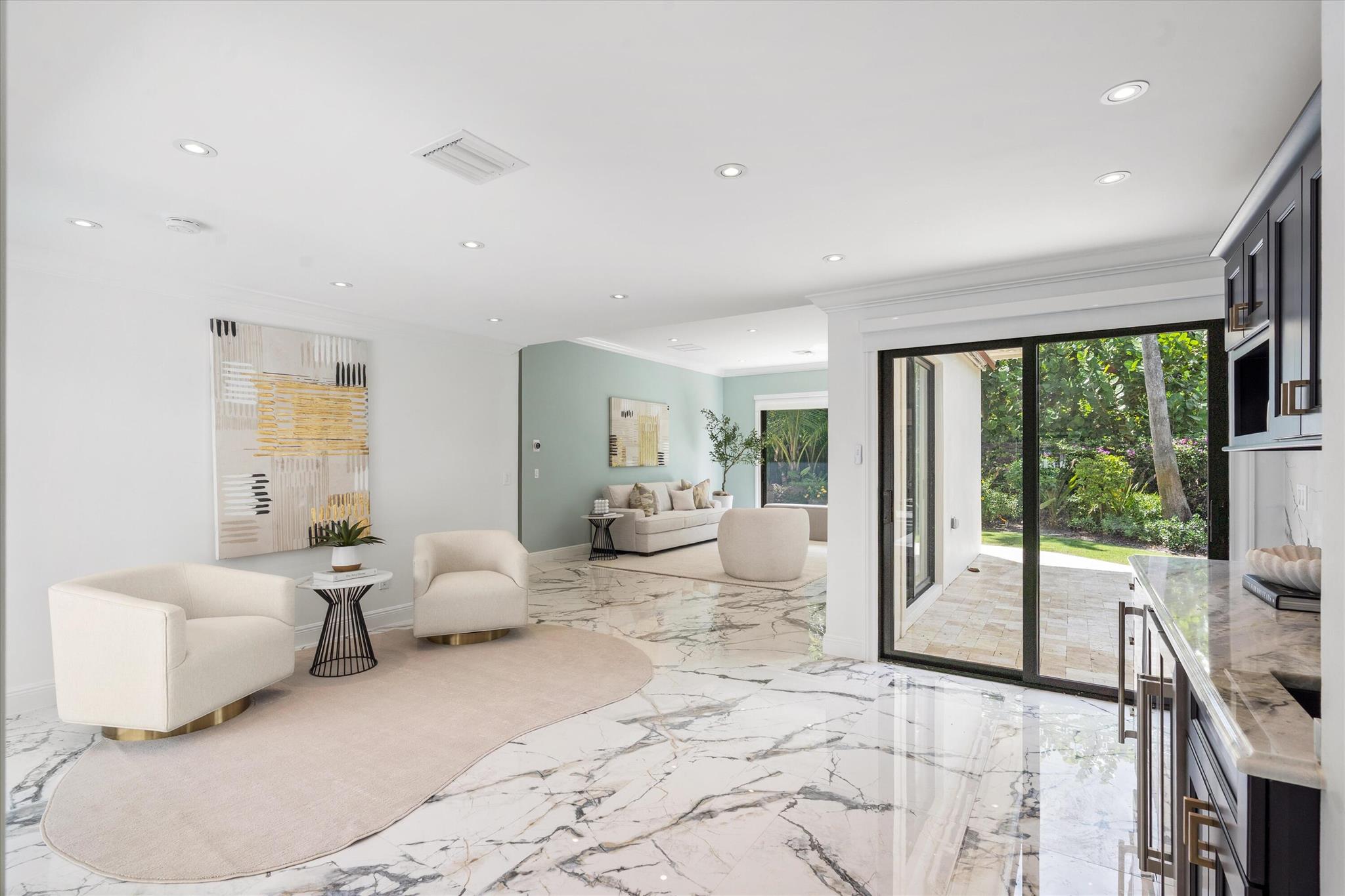 ROLLING HILLS - Residential