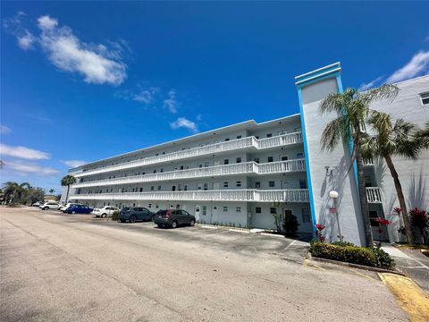 Condominium in Dania Beach FL 600 2nd St St.jpg