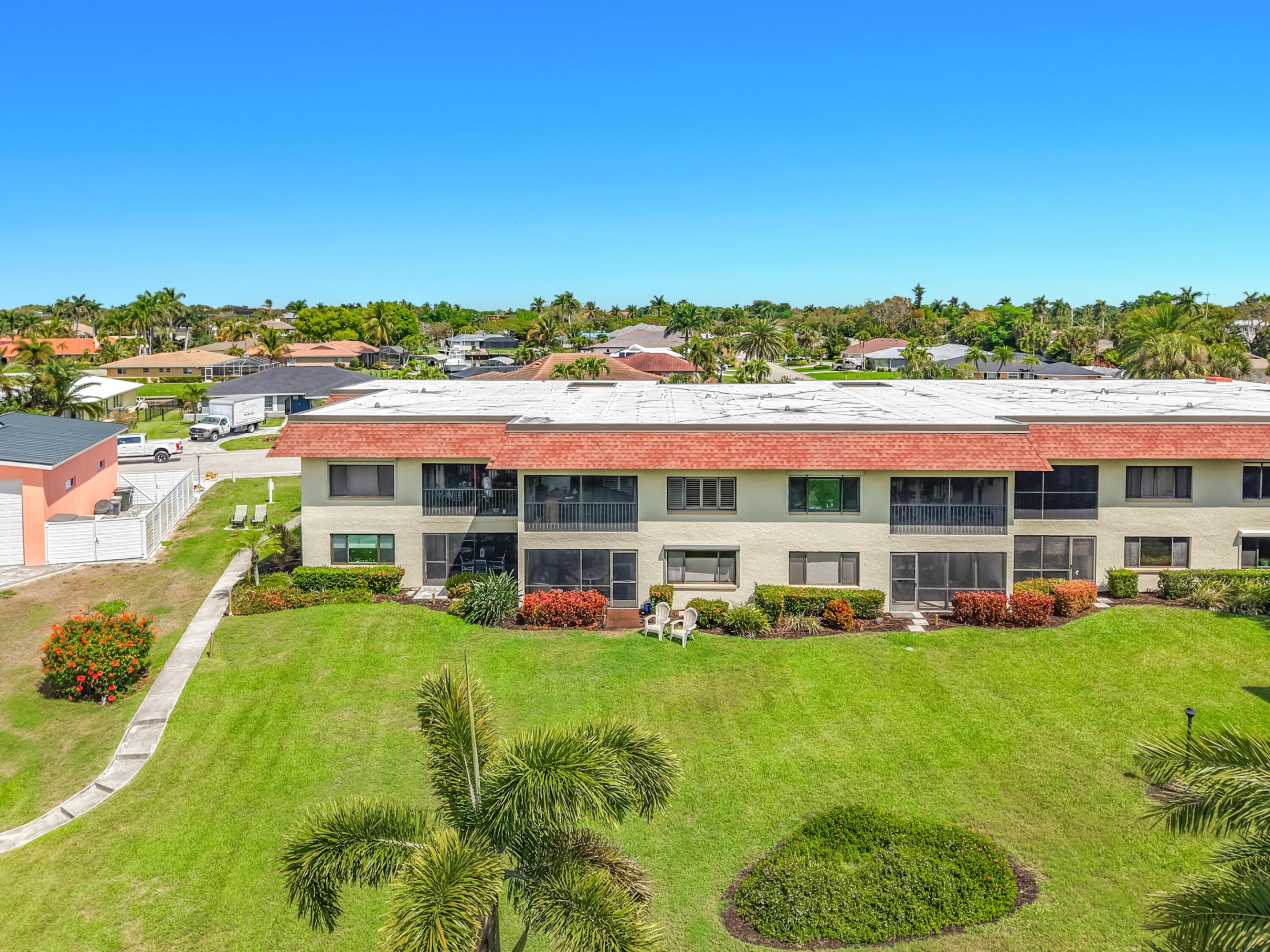 TOWN & RIVER ESTATES - Residential