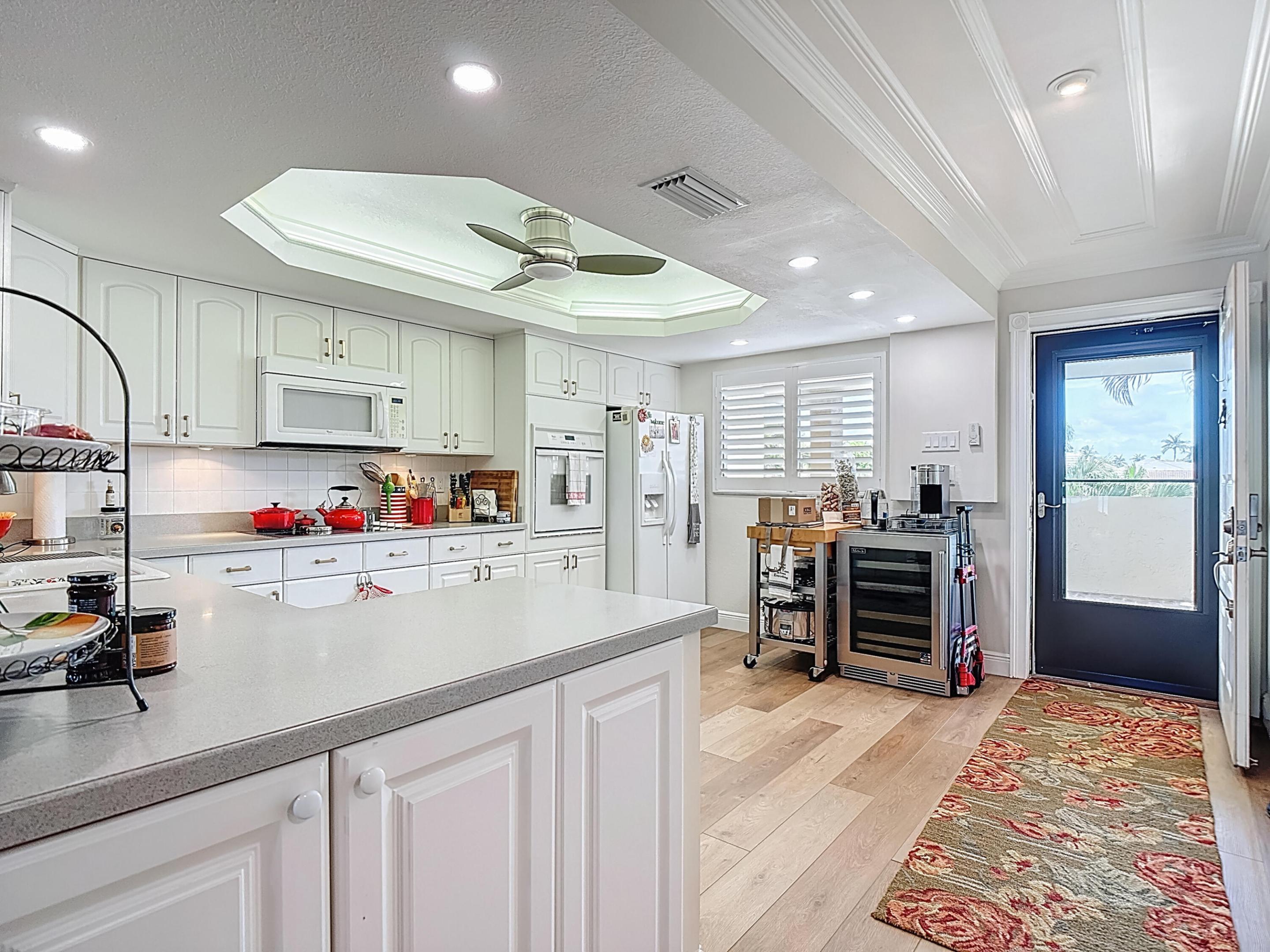 TOWN & RIVER ESTATES - Residential