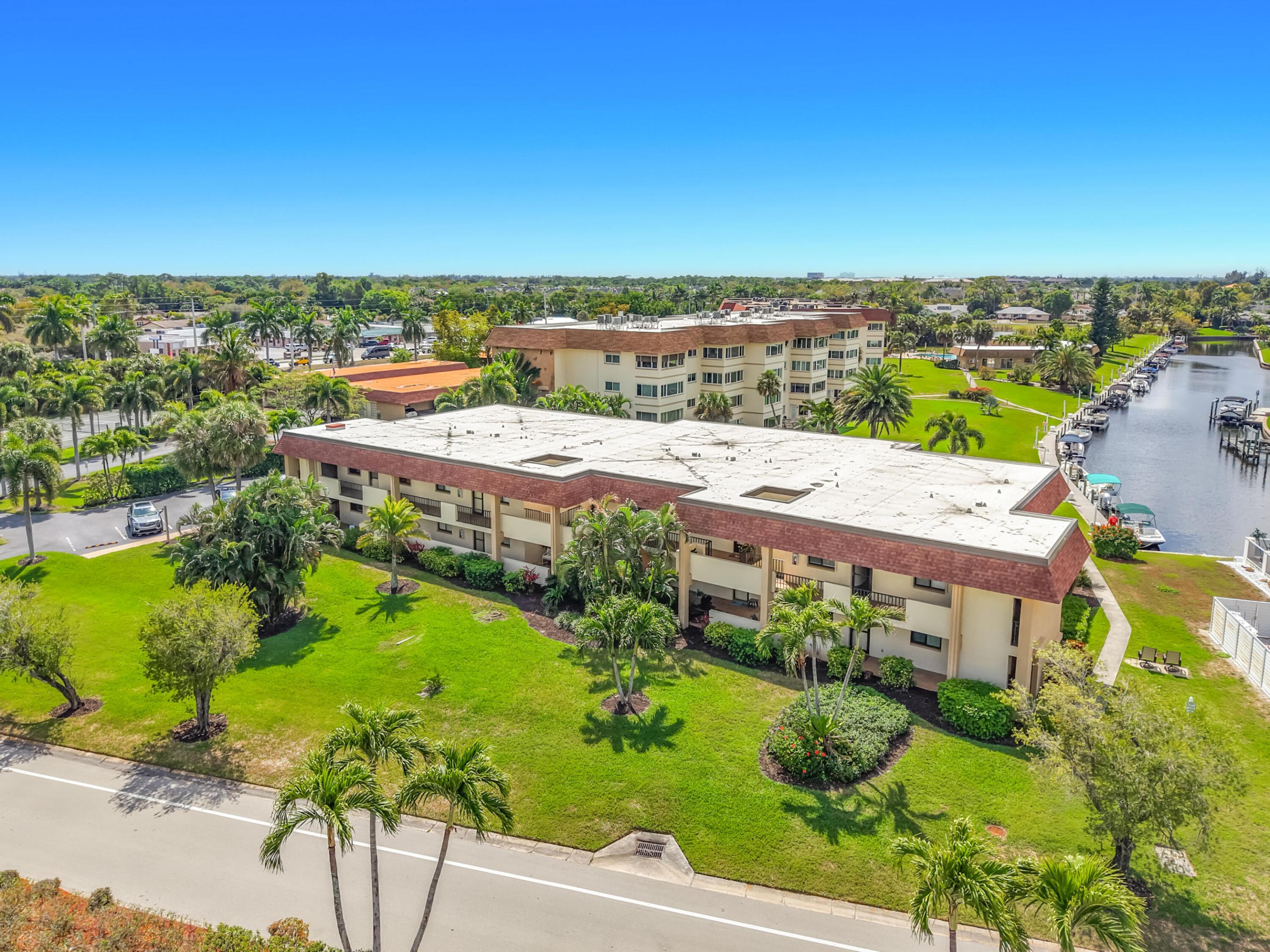 TOWN & RIVER ESTATES - Residential