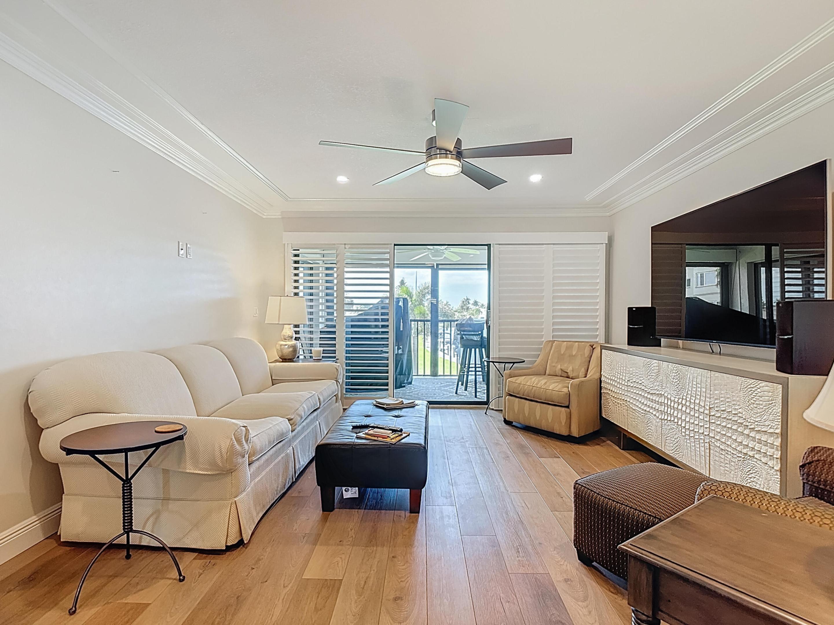 TOWN & RIVER ESTATES - Residential