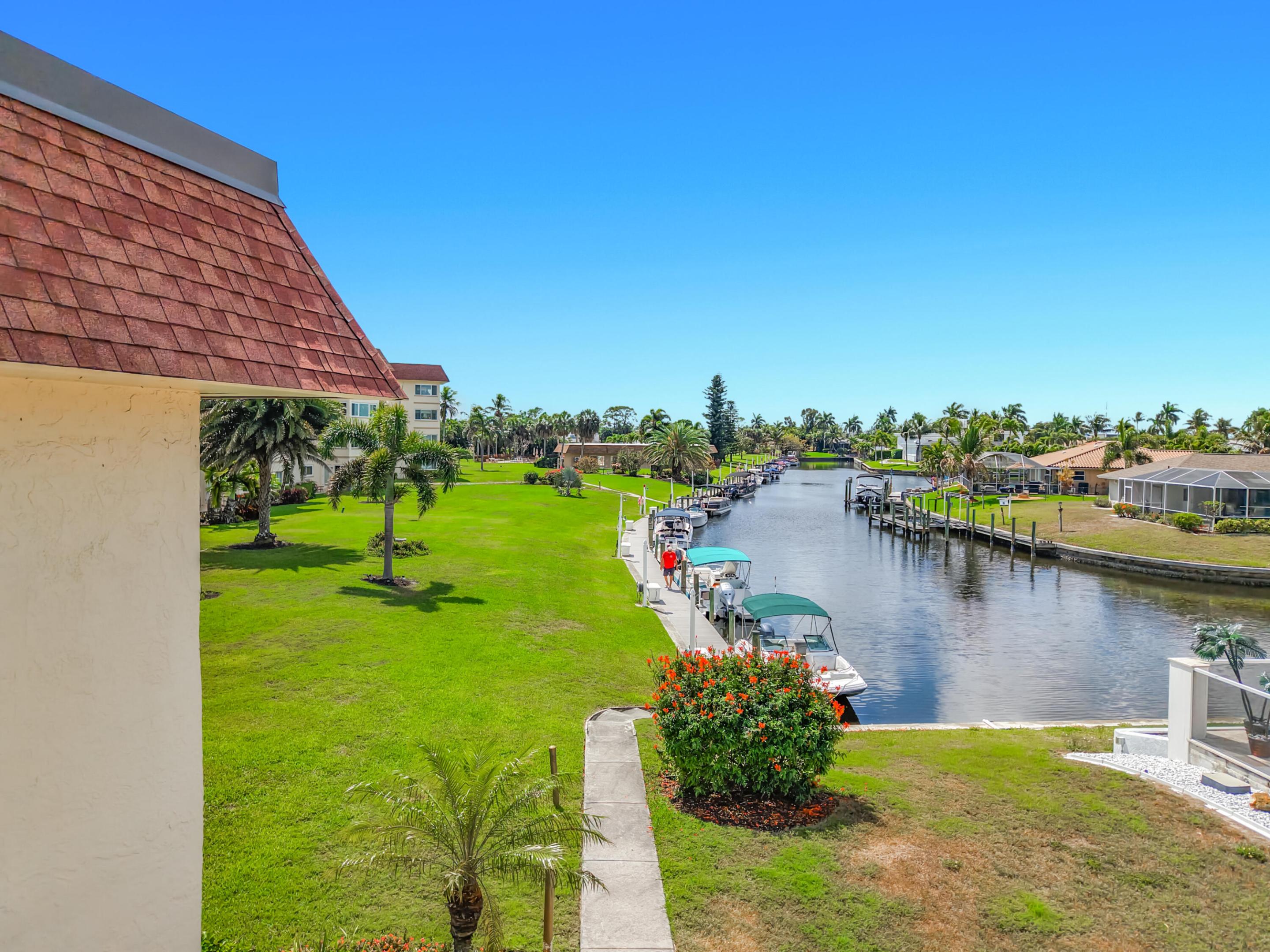 TOWN & RIVER ESTATES - Residential