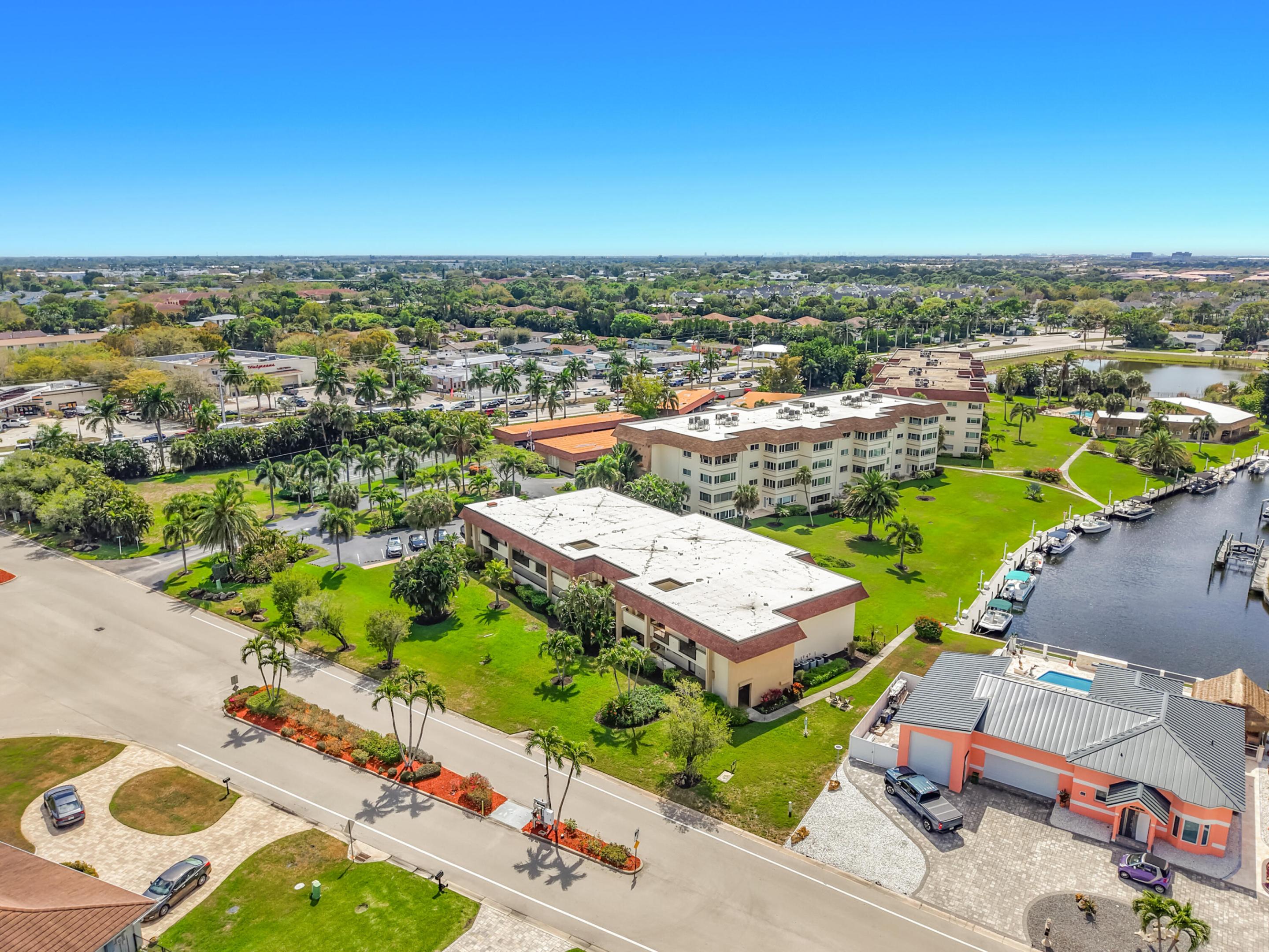 TOWN & RIVER ESTATES - Residential