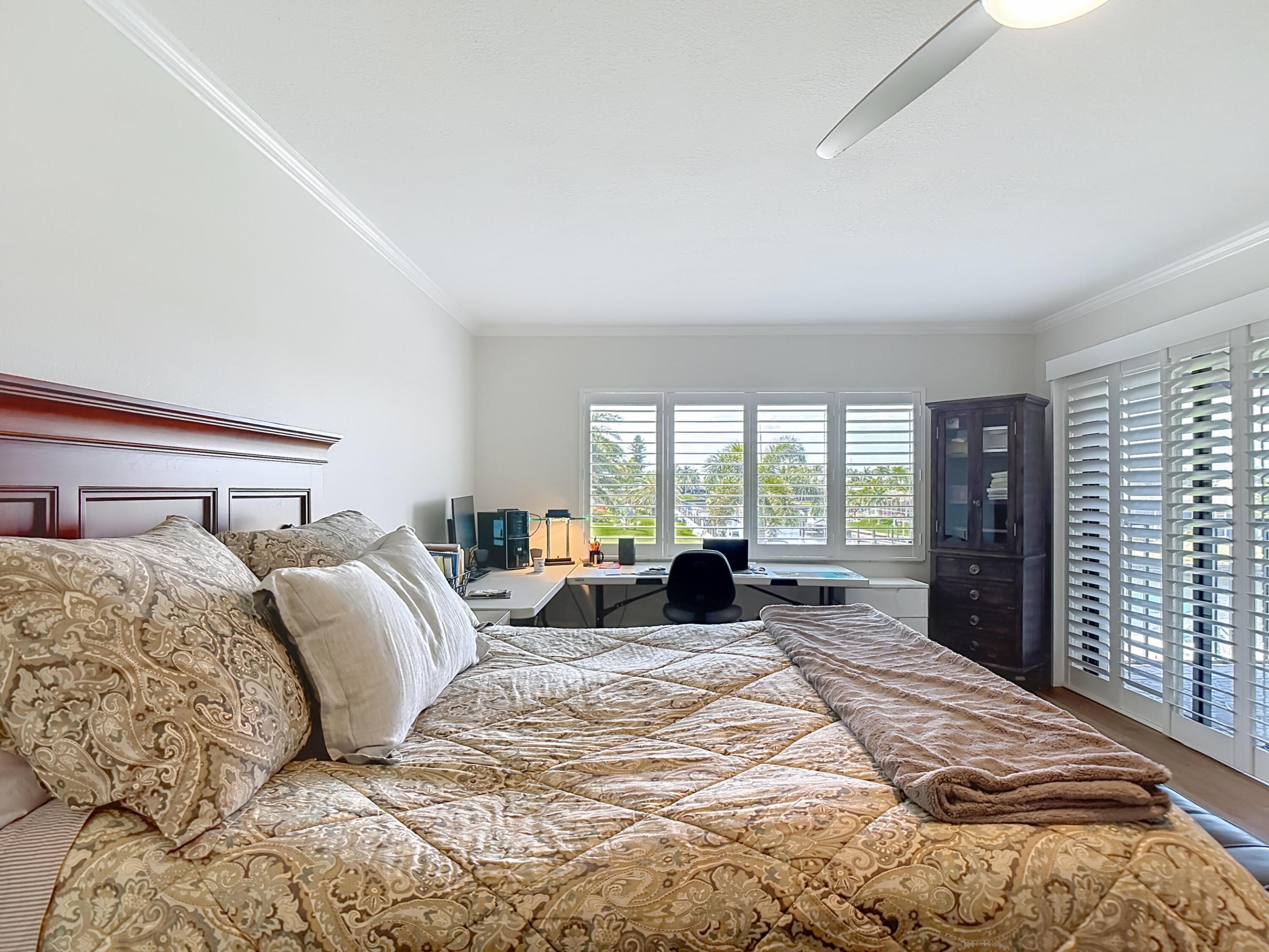 TOWN & RIVER ESTATES - Residential