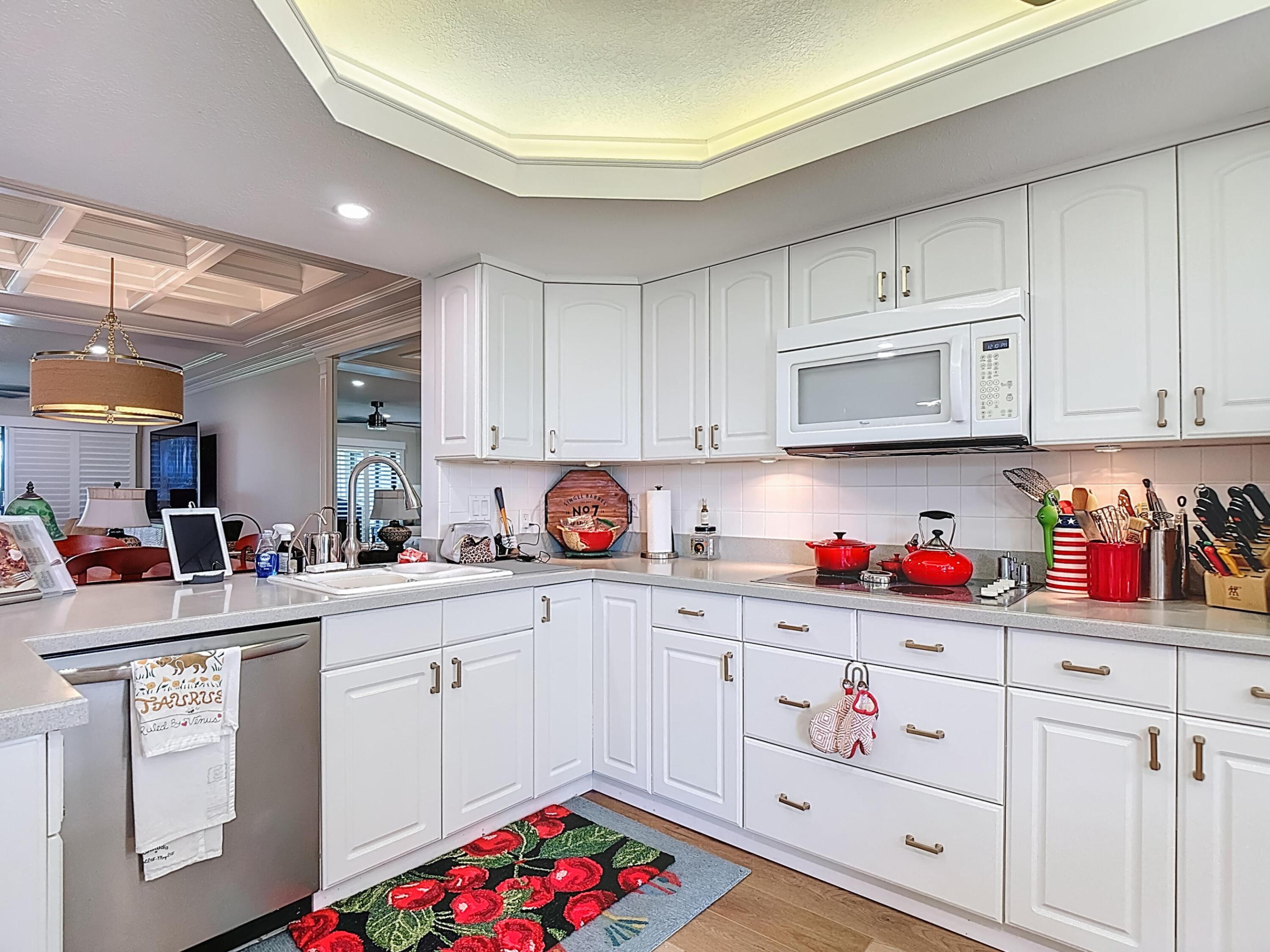 TOWN & RIVER ESTATES - Residential