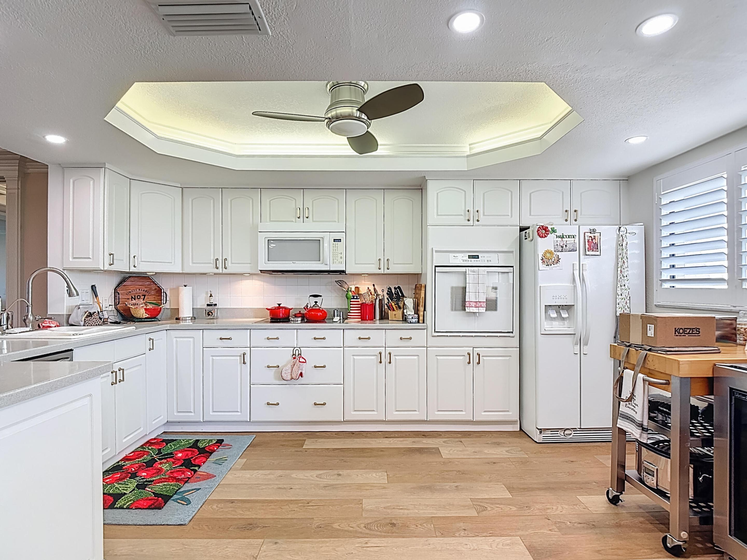 TOWN & RIVER ESTATES - Residential