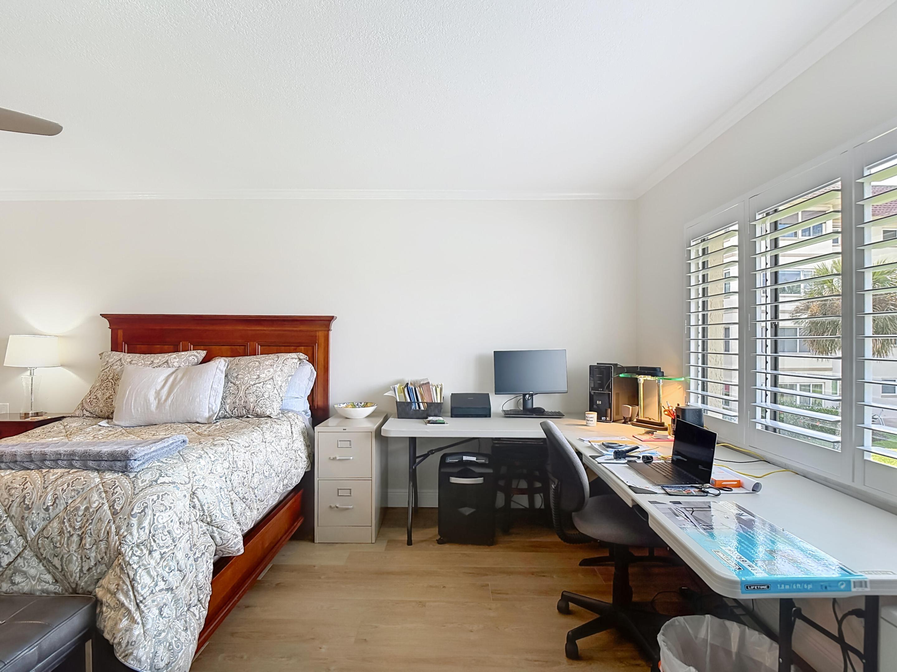 TOWN & RIVER ESTATES - Residential