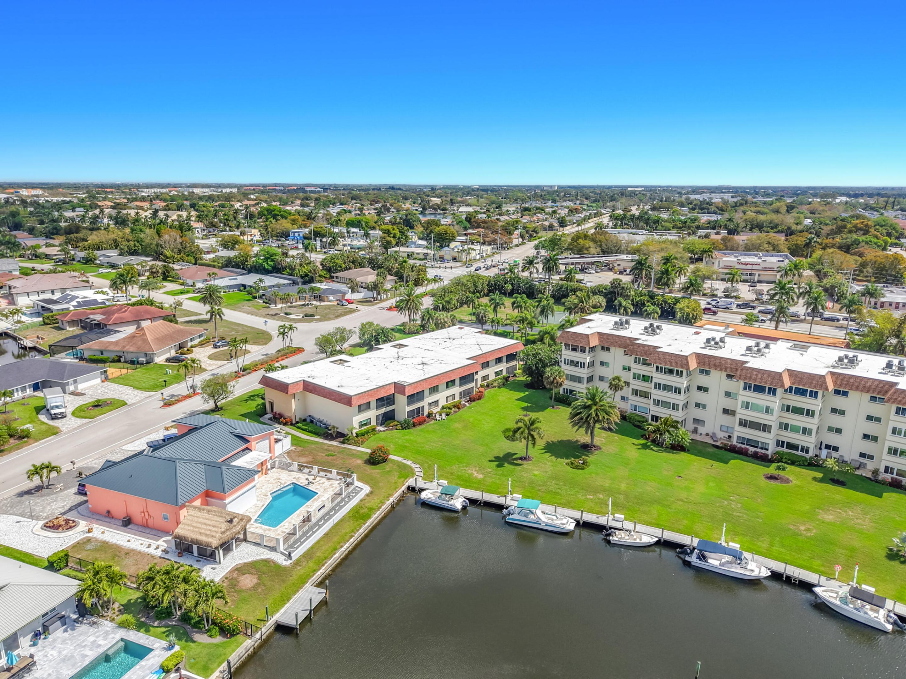 TOWN & RIVER ESTATES - Residential