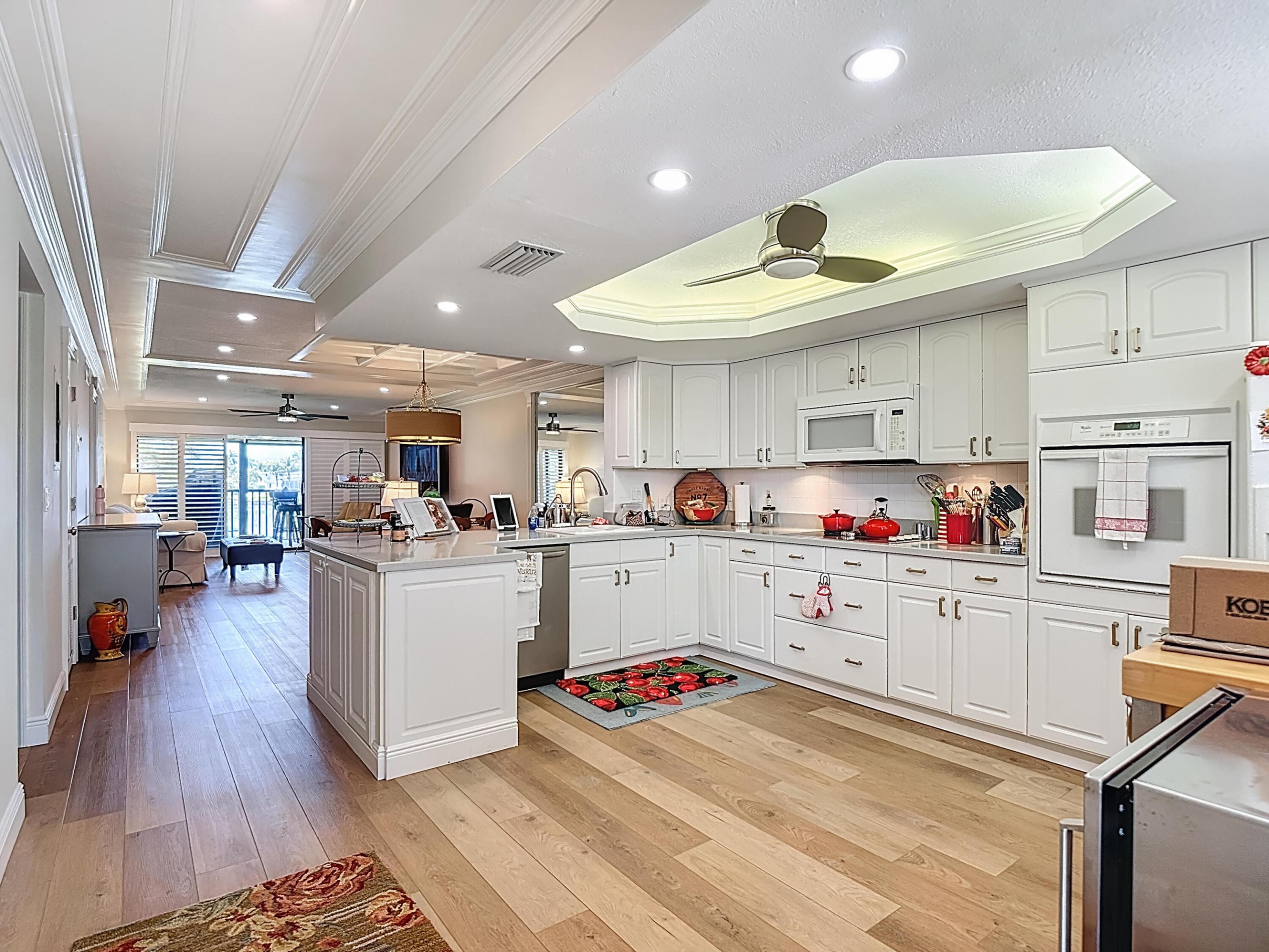 TOWN & RIVER ESTATES - Residential