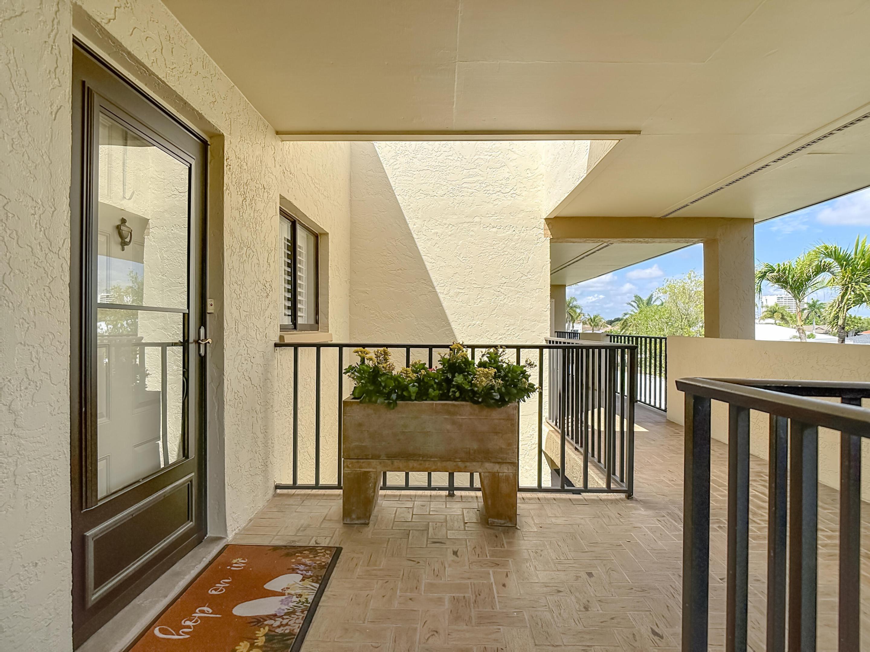 TOWN & RIVER ESTATES - Residential