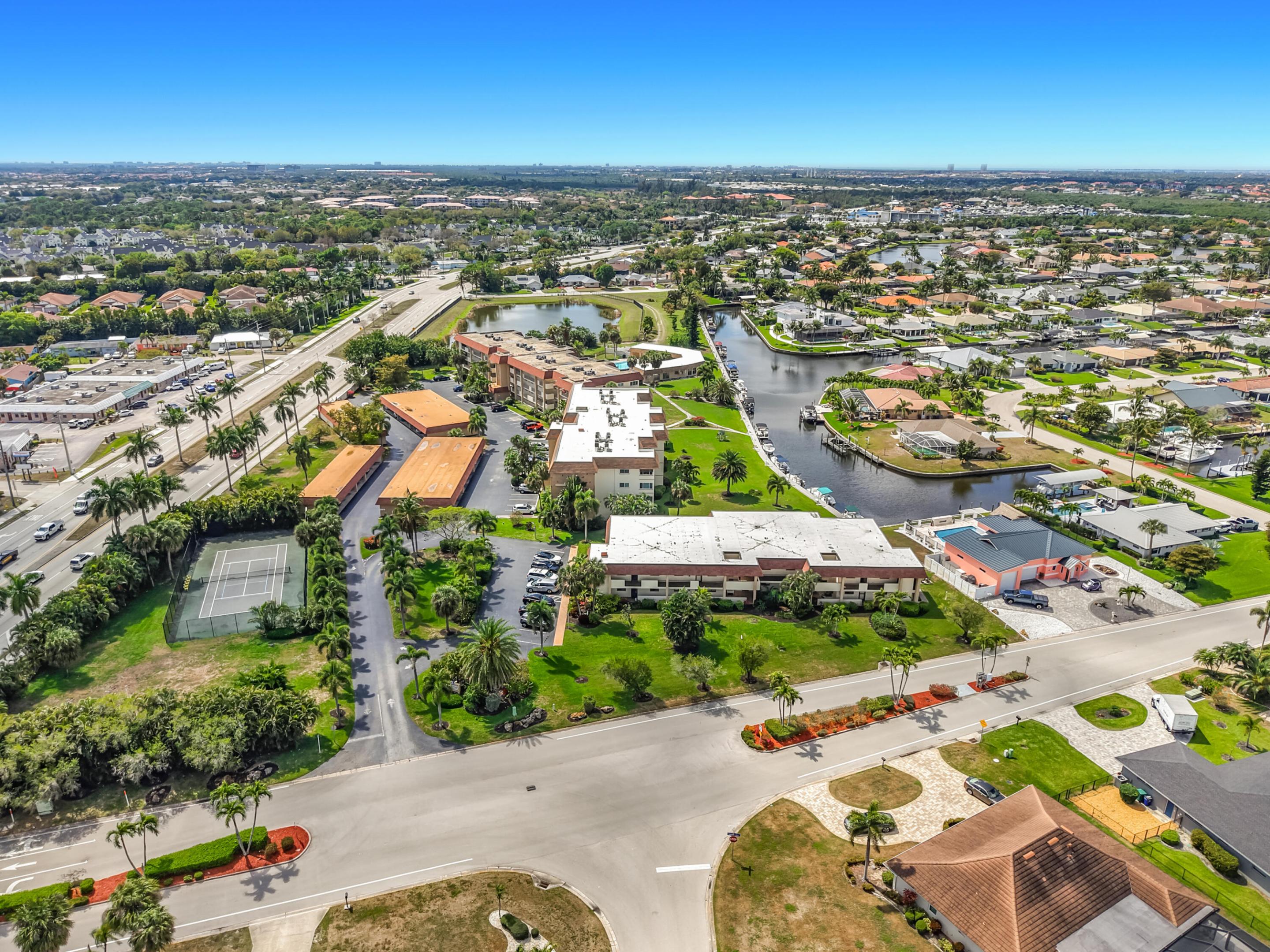 TOWN & RIVER ESTATES - Residential