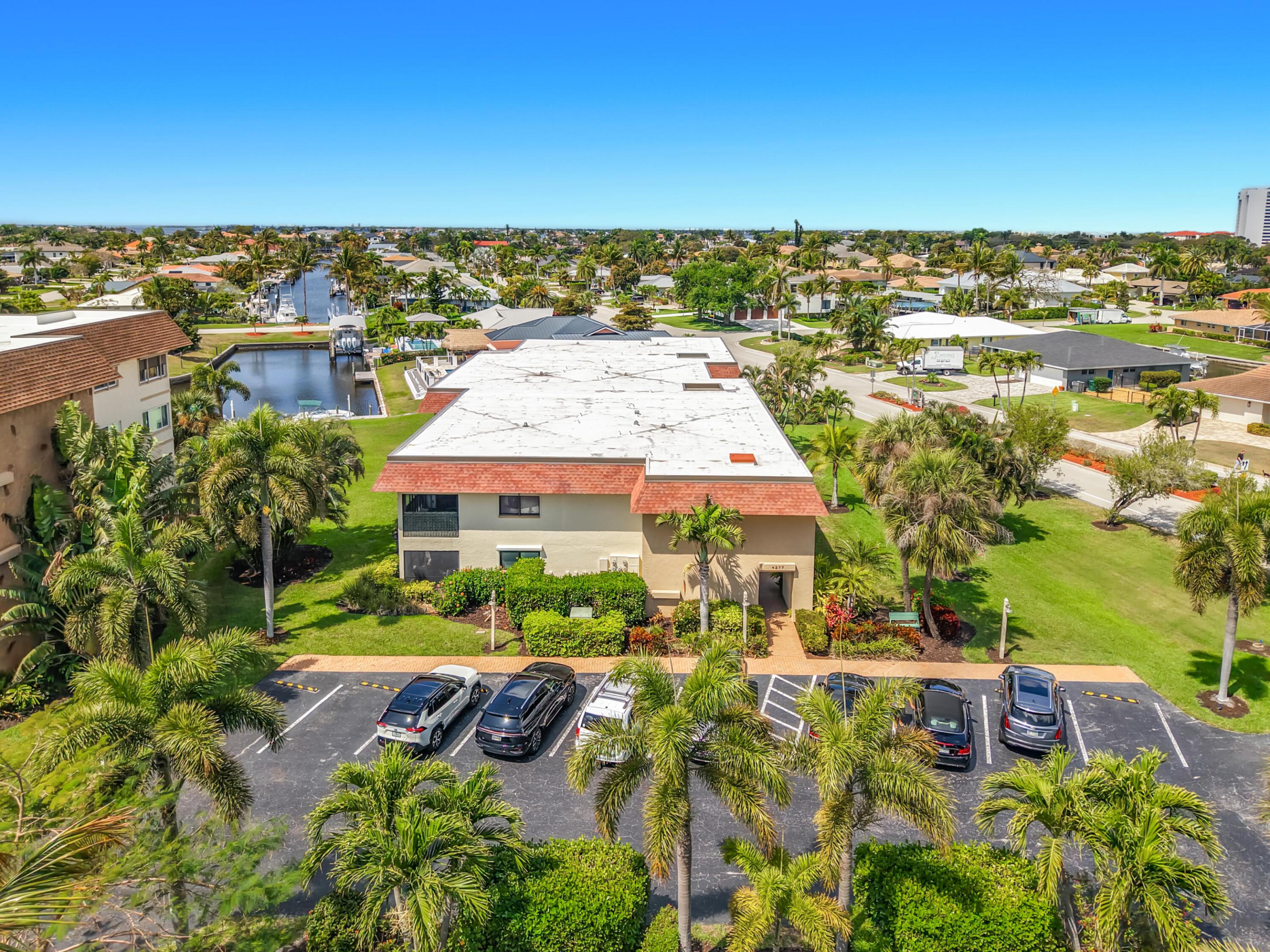 TOWN & RIVER ESTATES - Residential