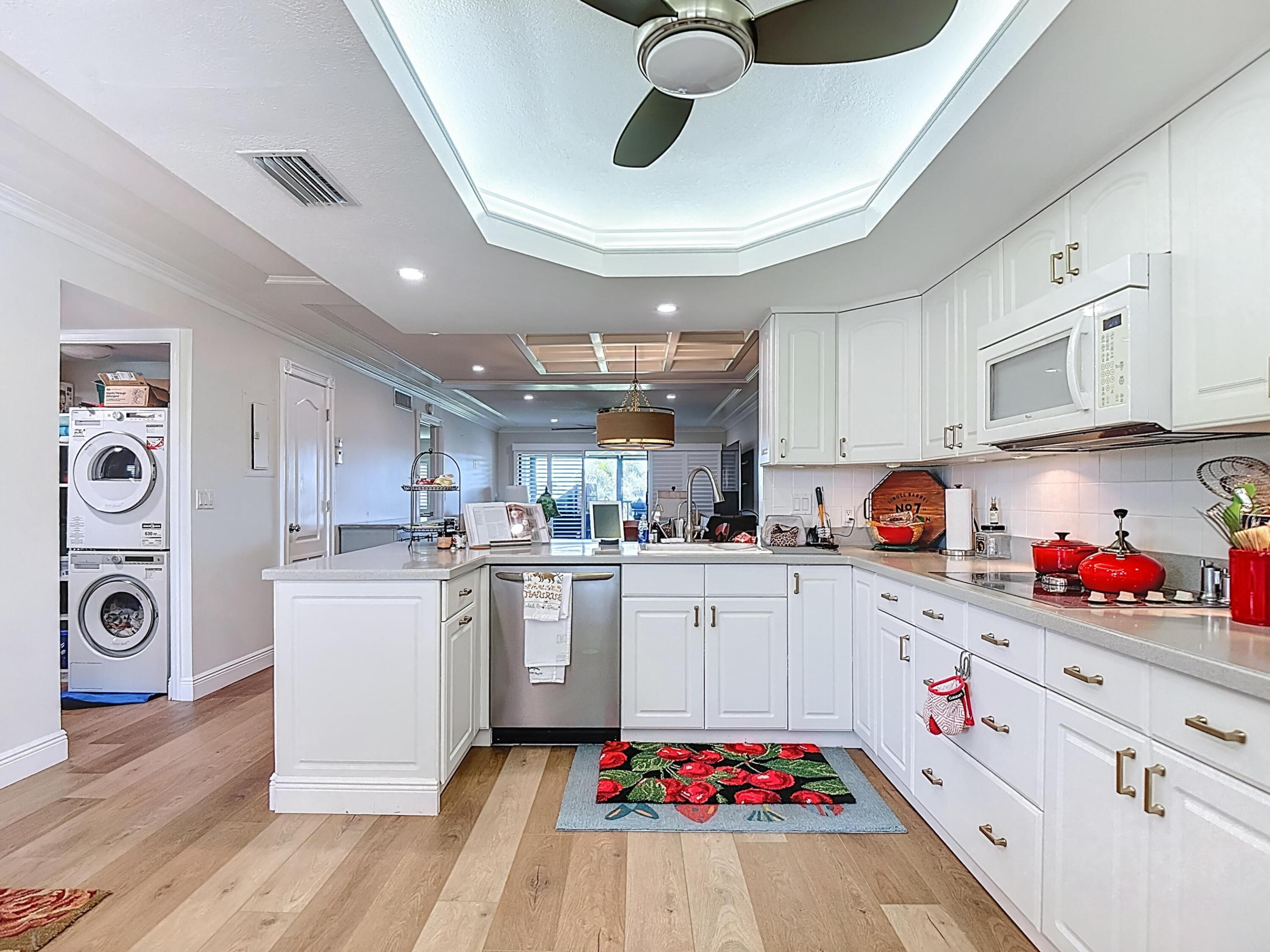 TOWN & RIVER ESTATES - Residential