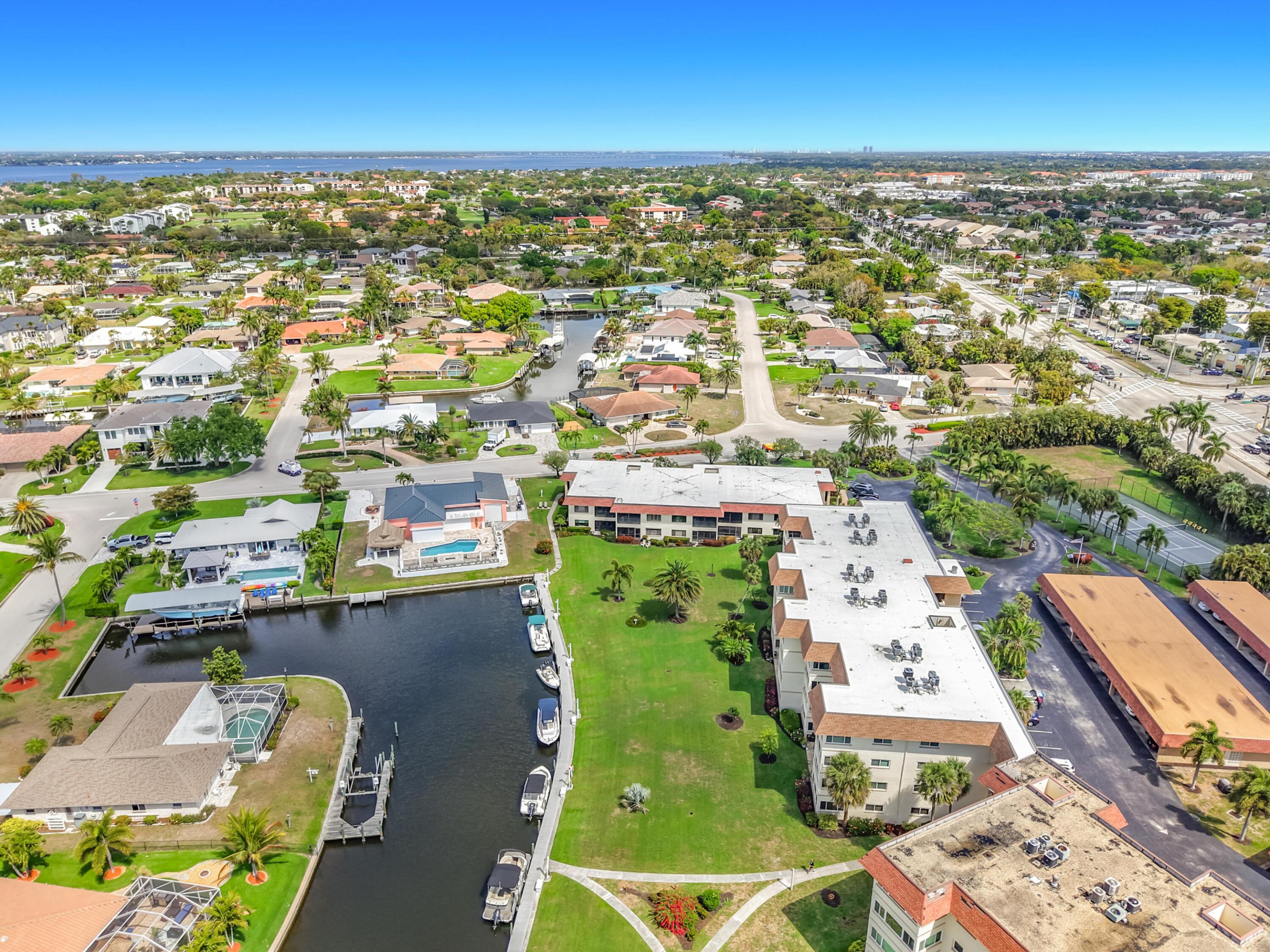 TOWN & RIVER ESTATES - Residential