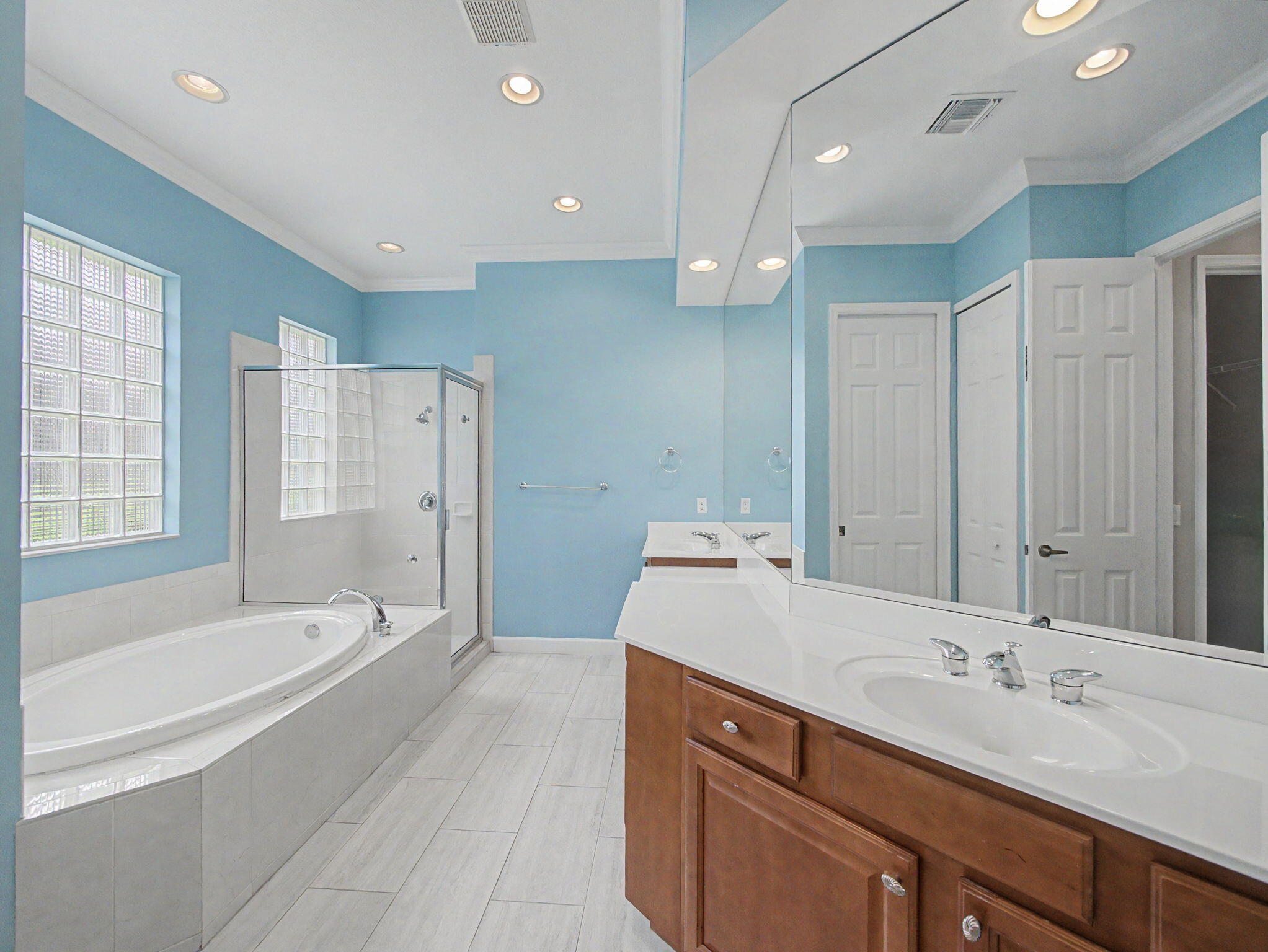 LAKES AT PGA VILLAGE - Residential Lease