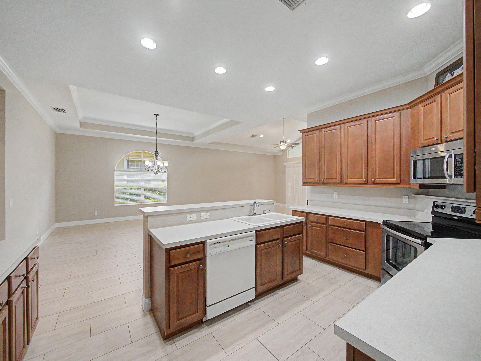 LAKES AT PGA VILLAGE - Residential Lease