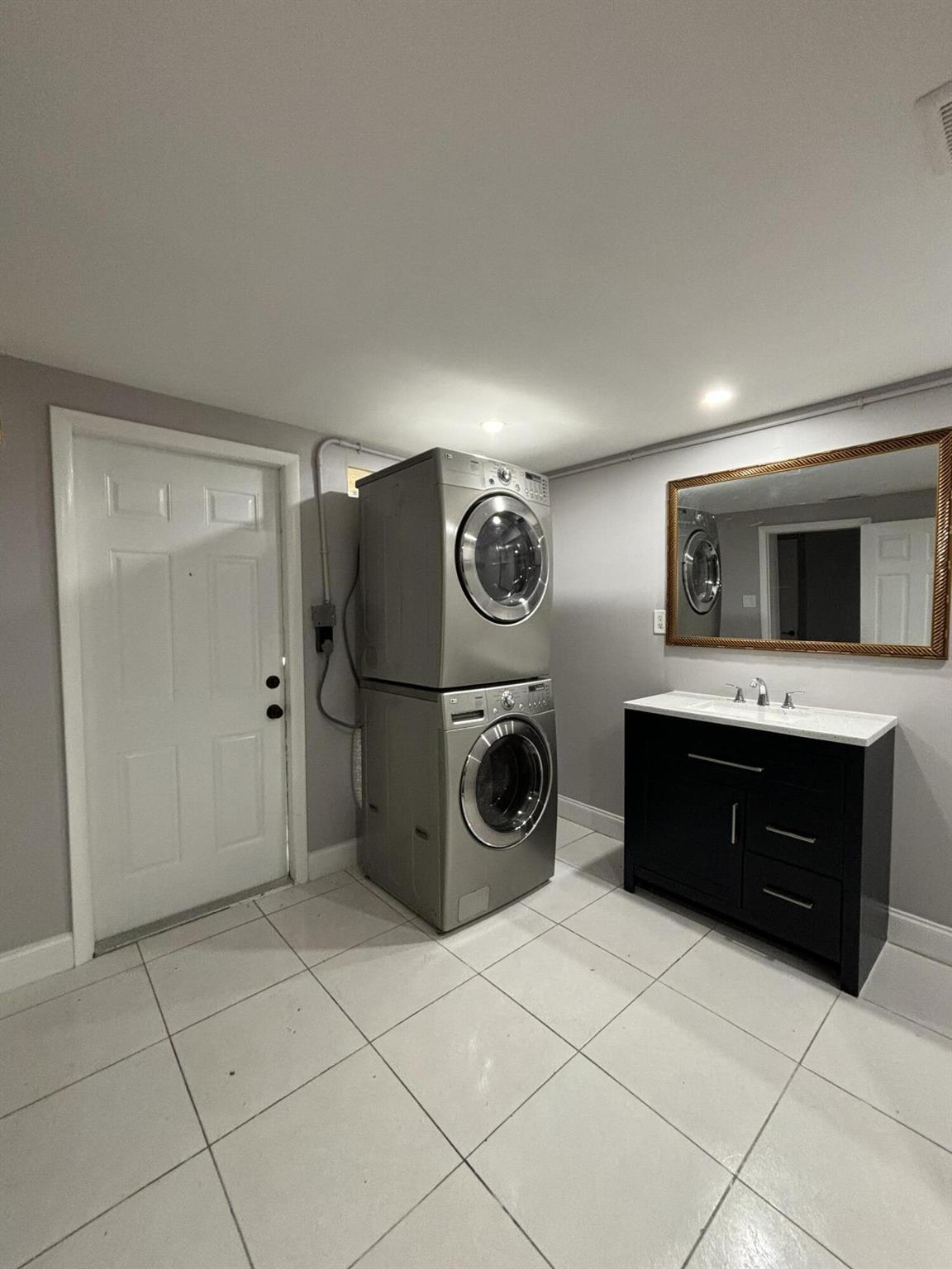 DRYDENS SUB UNREC ON AM-18 - Residential Lease