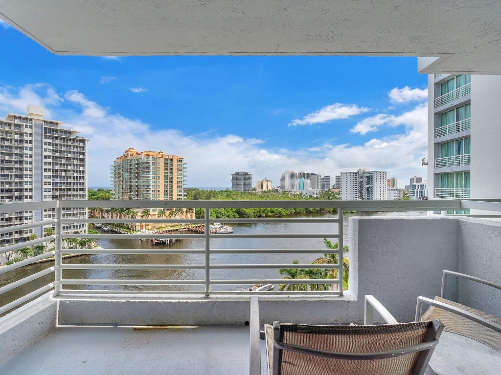 2670 E Sunrise Boulevard 922