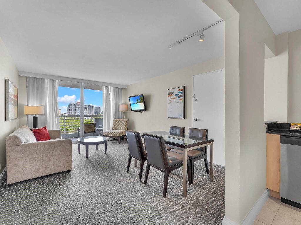 2670 E Sunrise Boulevard 922