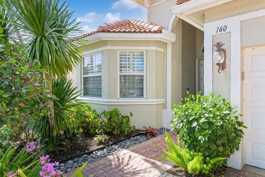 160 Palm Circle