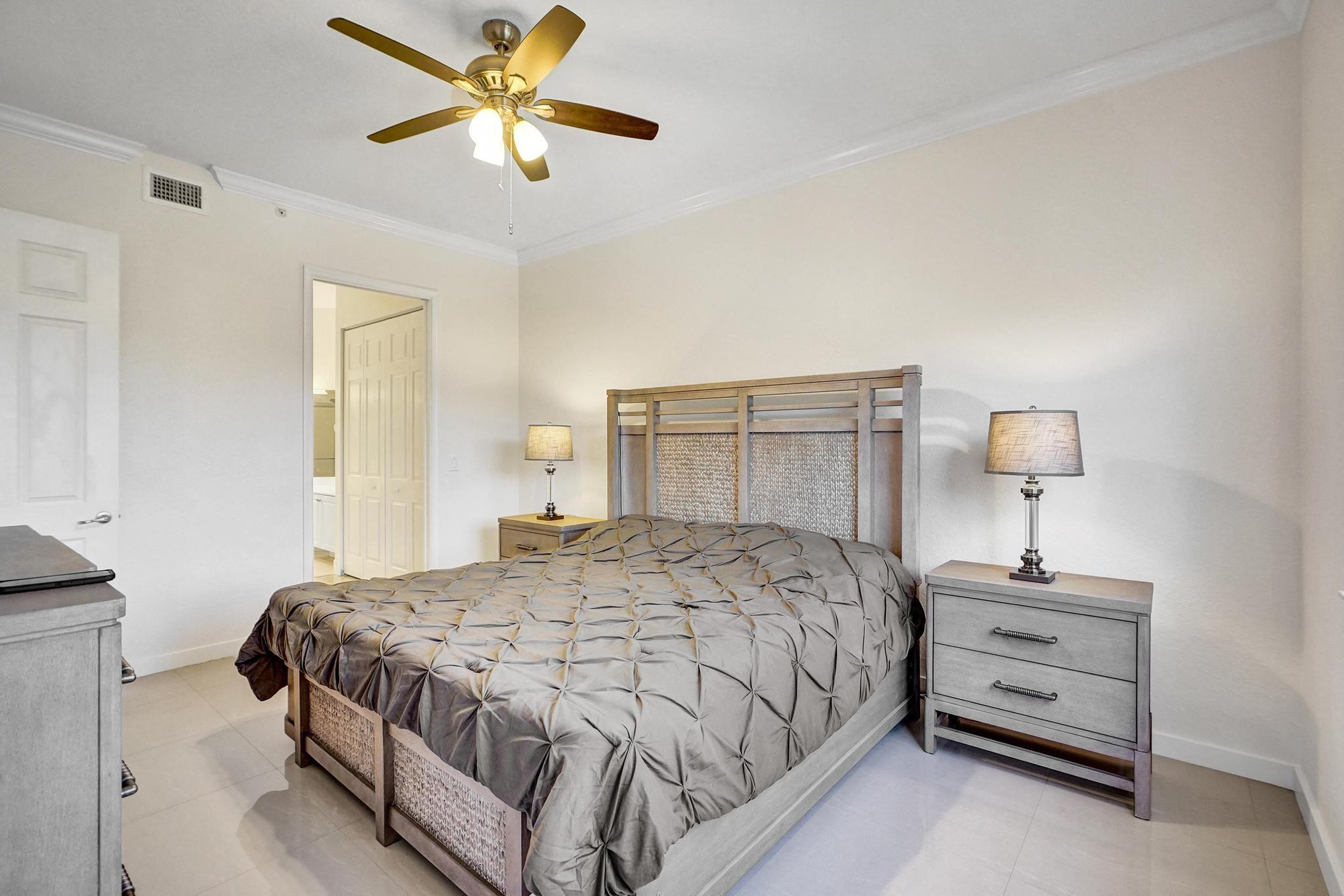 3600 Oaks Clubhouse Drive 408