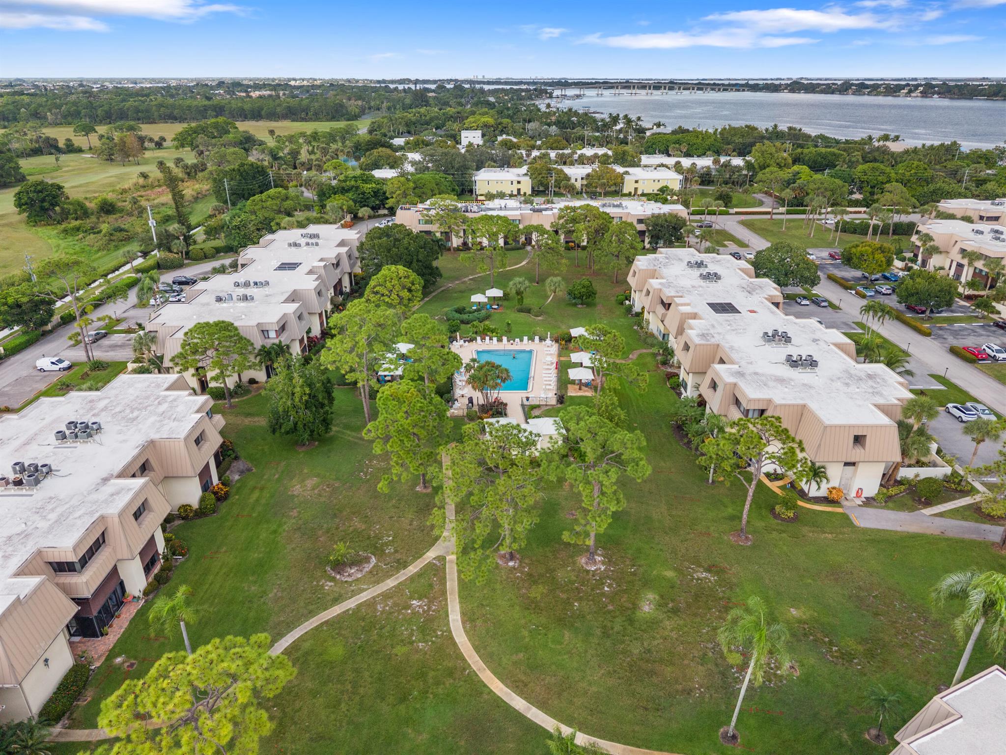 CONQUISTADOR CONDO - Residential