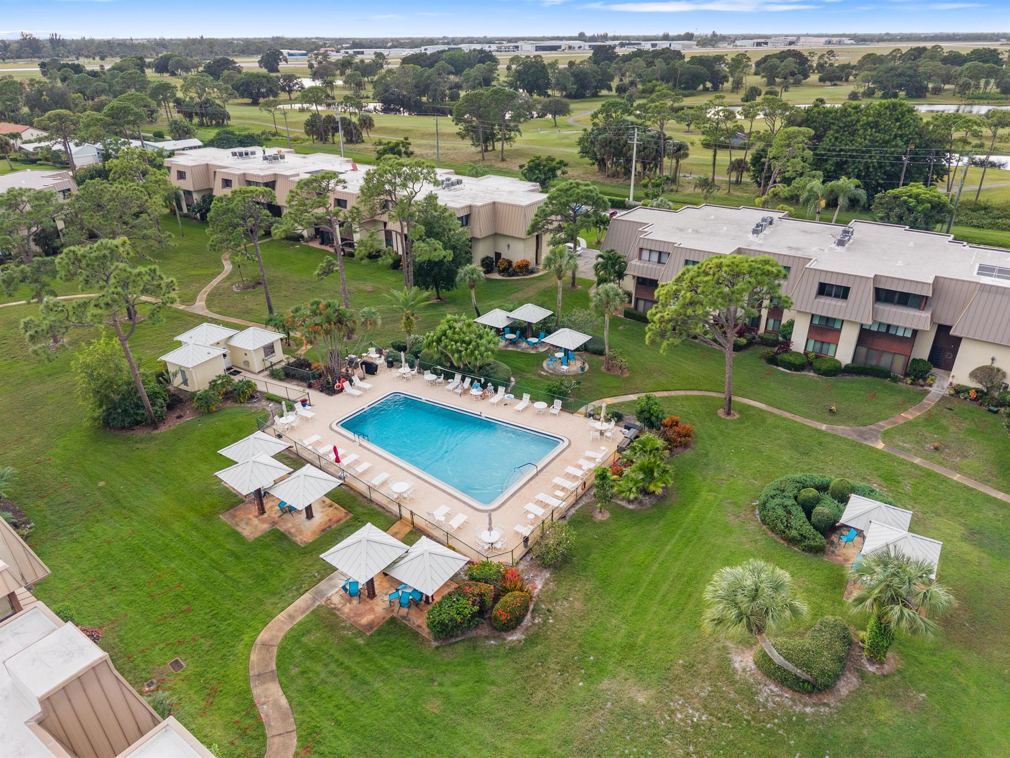 CONQUISTADOR CONDO - Residential