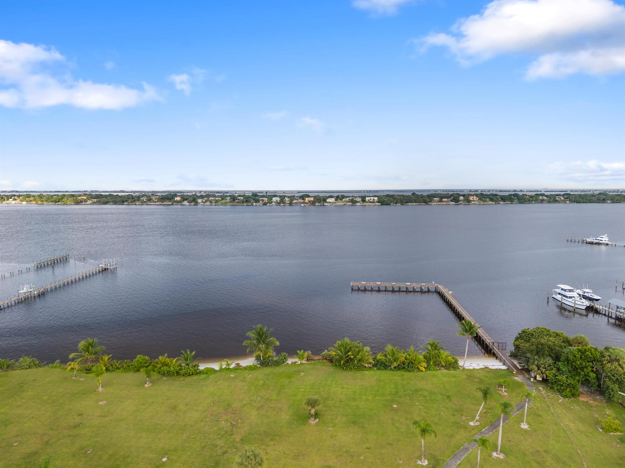 CONQUISTADOR CONDO - Residential