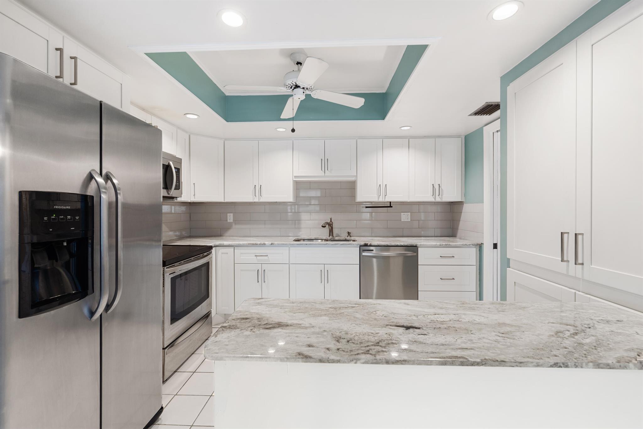 CONQUISTADOR CONDO - Residential