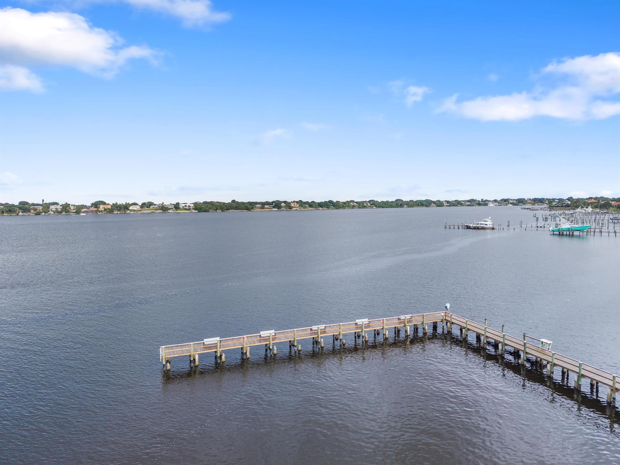 CONQUISTADOR CONDO - Residential