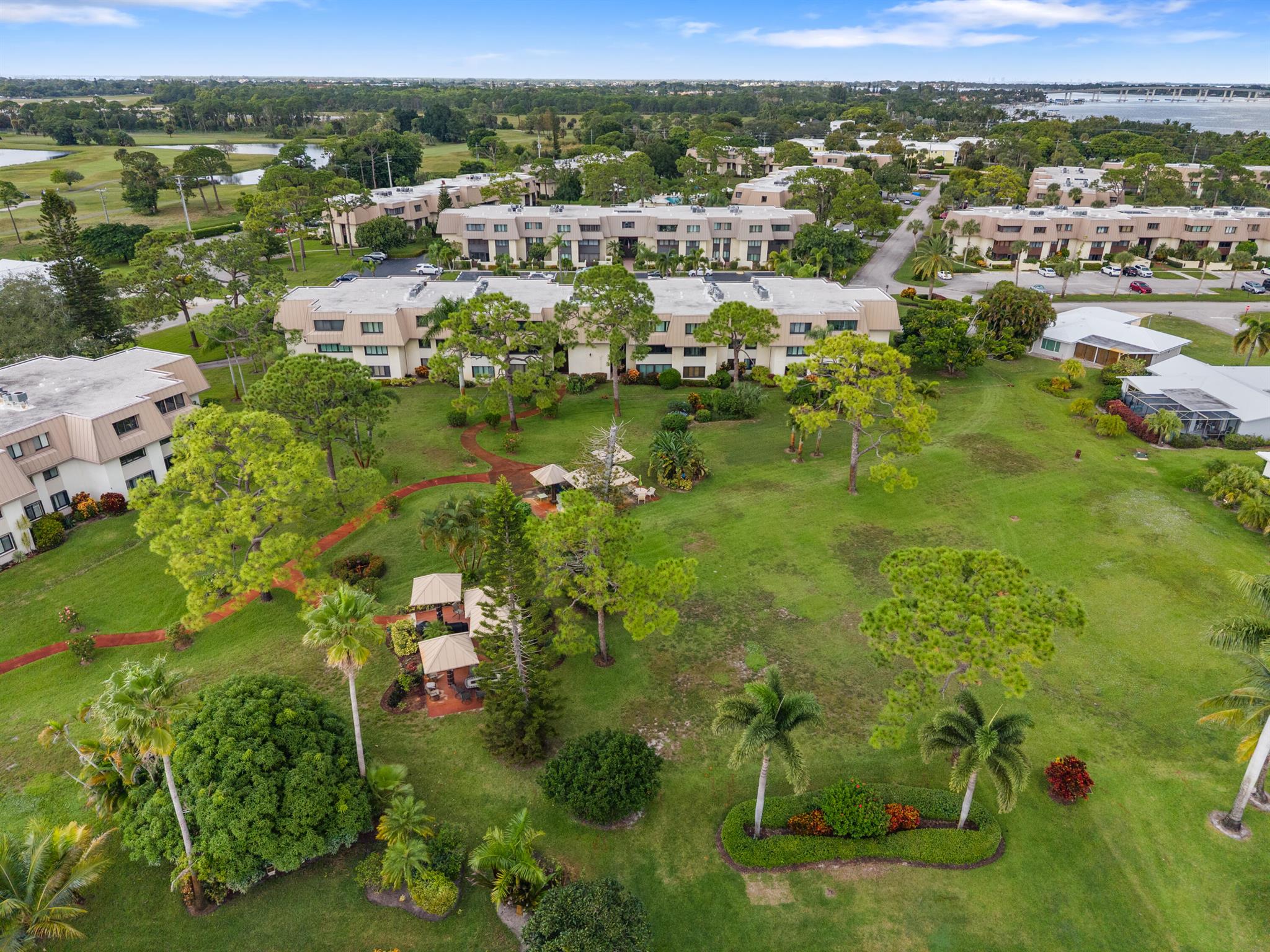 CONQUISTADOR CONDO - Residential