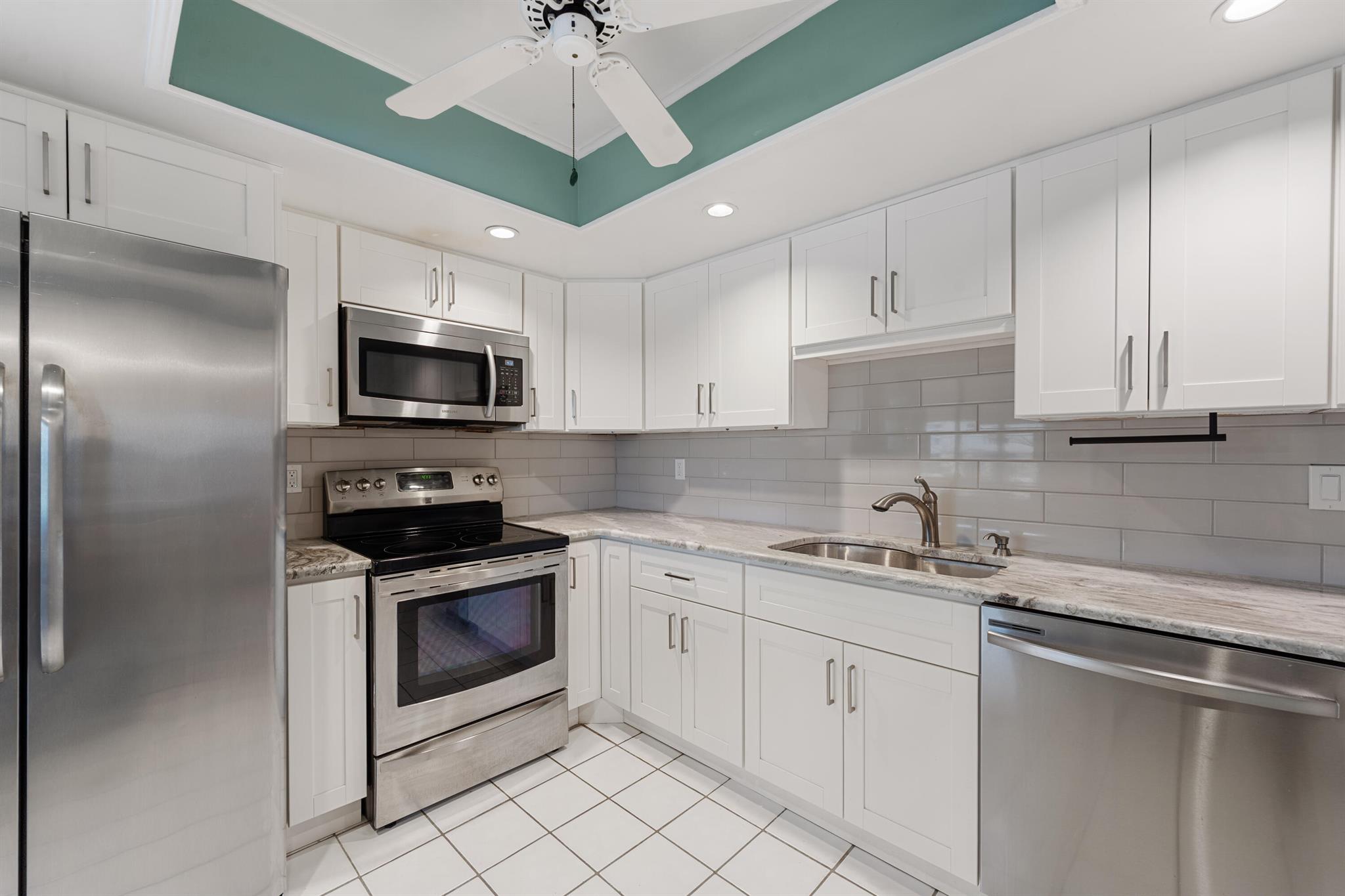 CONQUISTADOR CONDO - Residential