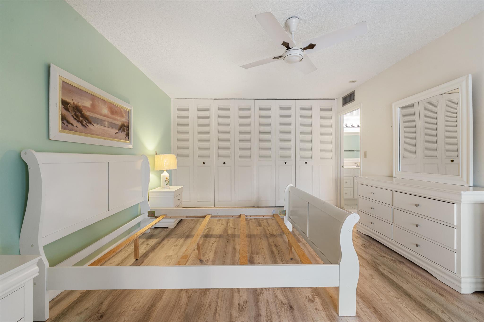 CONQUISTADOR CONDO - Residential