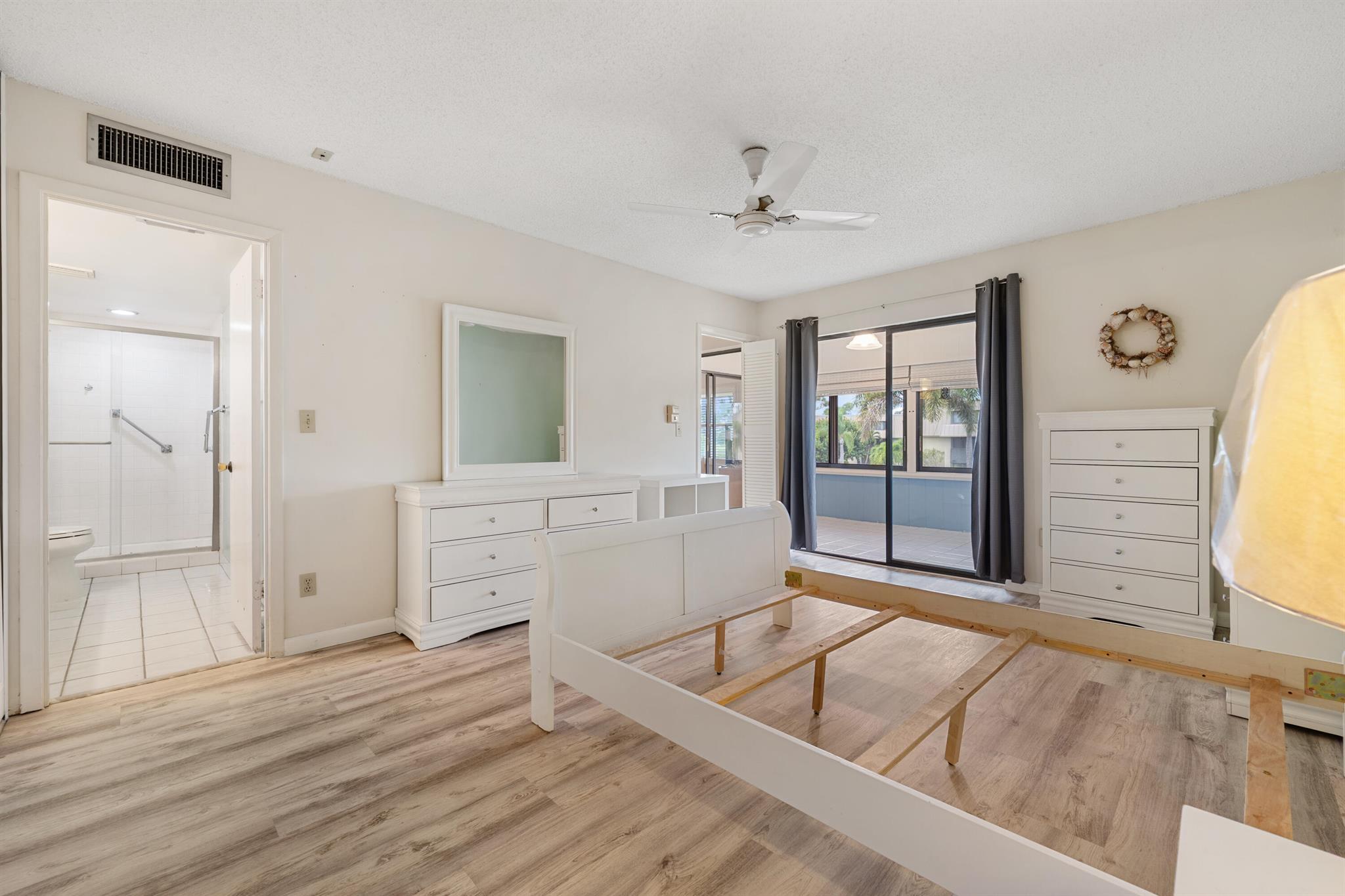 CONQUISTADOR CONDO - Residential