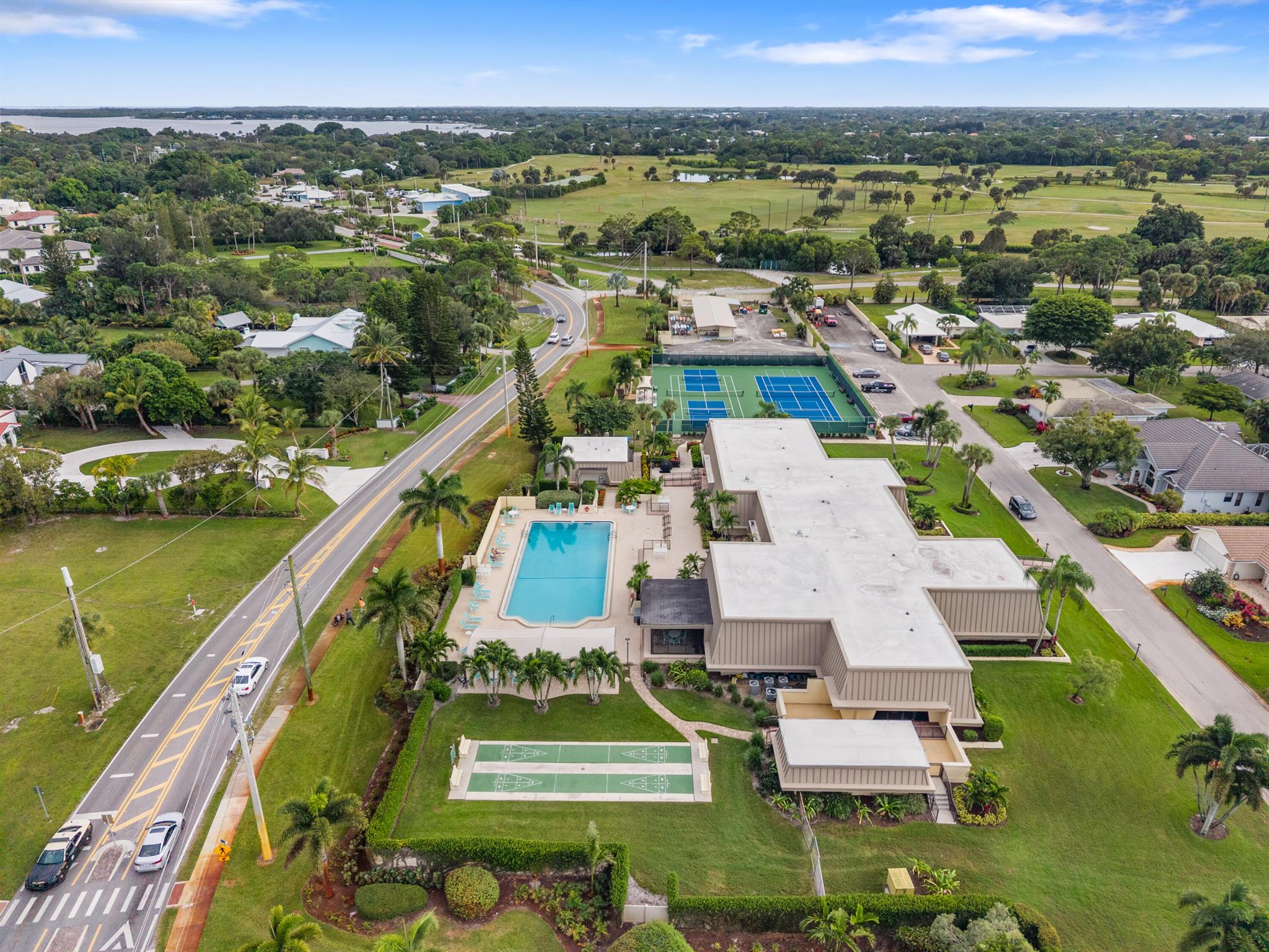 CONQUISTADOR CONDO - Residential