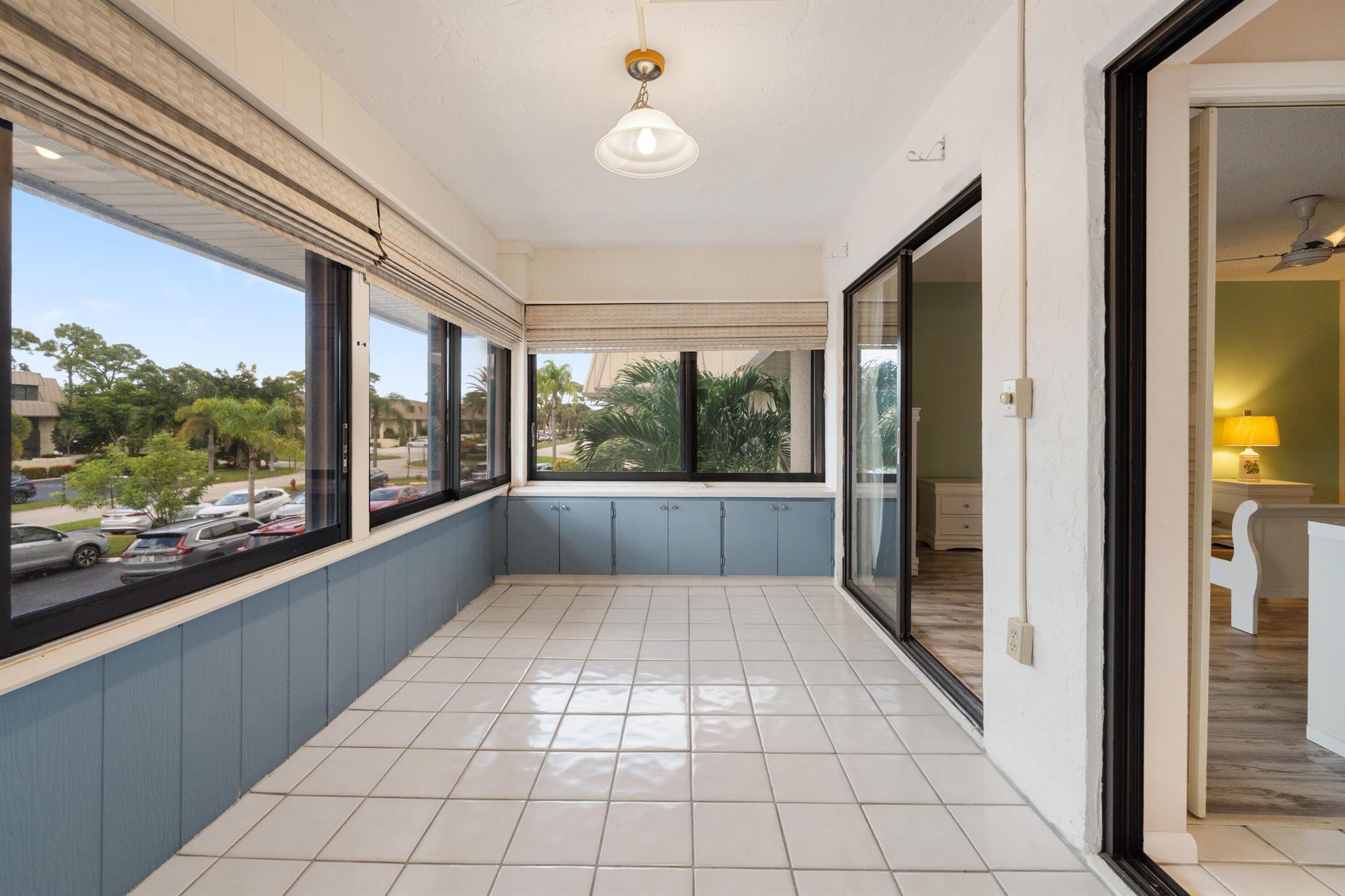 CONQUISTADOR CONDO - Residential