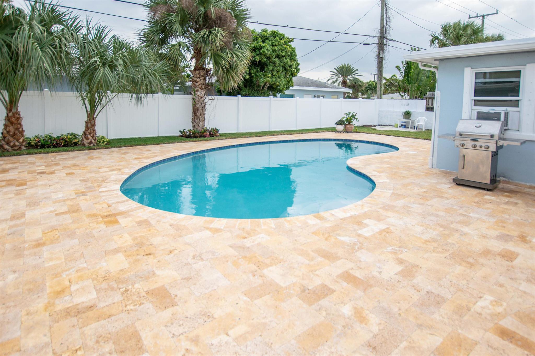 YACHT HARBOR - Residential Lease