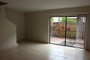 CORAL SPRINGS ESTATE TOWN - Residential